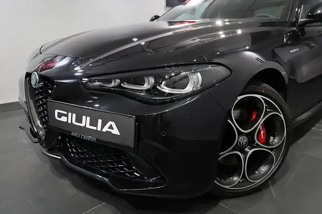 Alfa Romeo Giulia 2.0 16V 280 AT8 Q4 Veloce W-EDIZIONE Ansicht 2