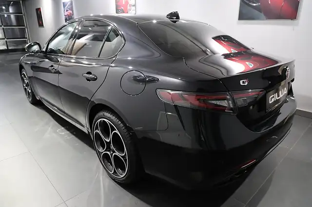 Alfa Romeo Giulia 2.0 16V 280 AT8 Q4 Veloce W-EDIZIONE Ansicht 4