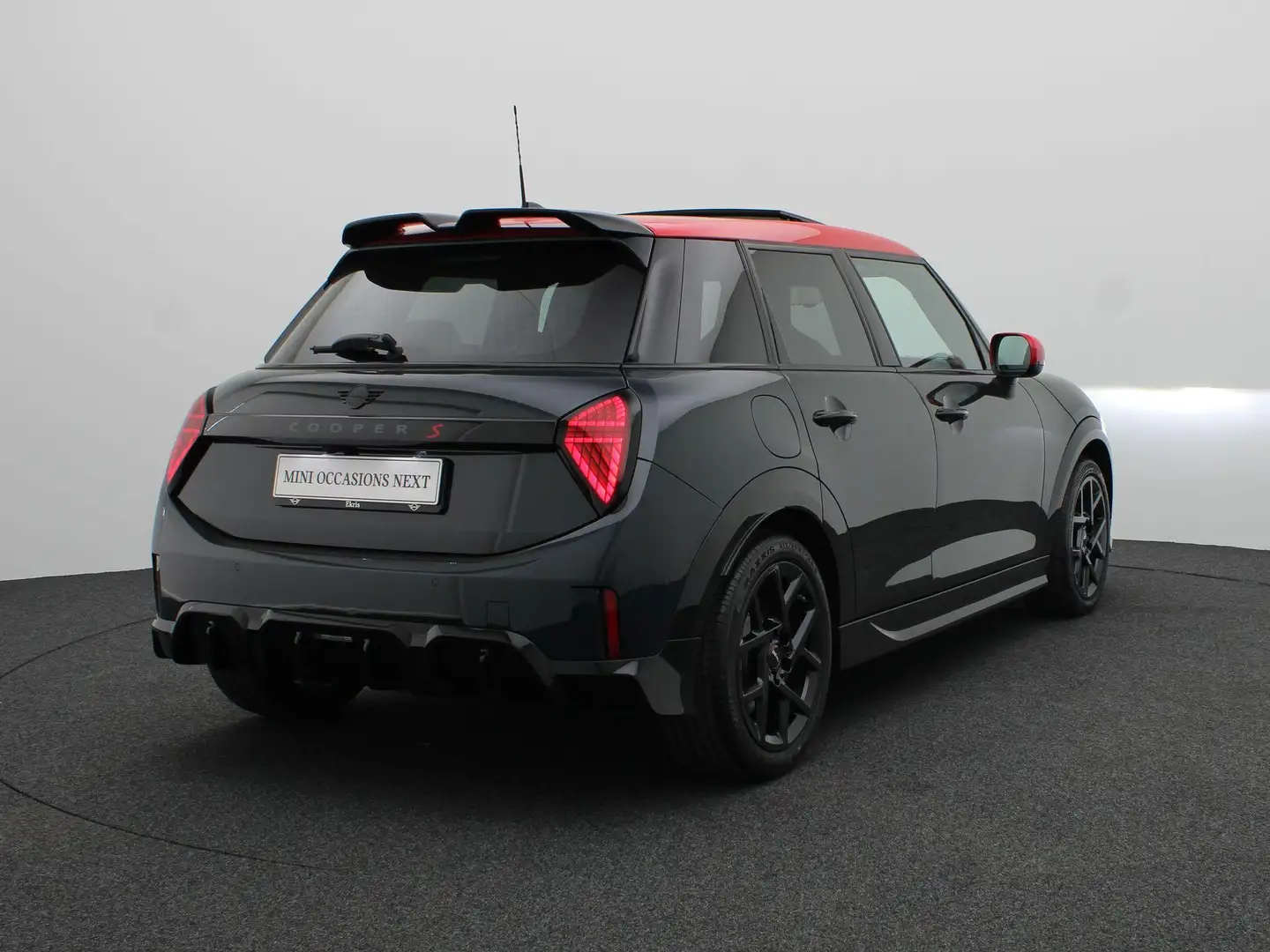 MINI S 5-deurs John Cooper Works Uitvoering + Pakket M Grey - 2