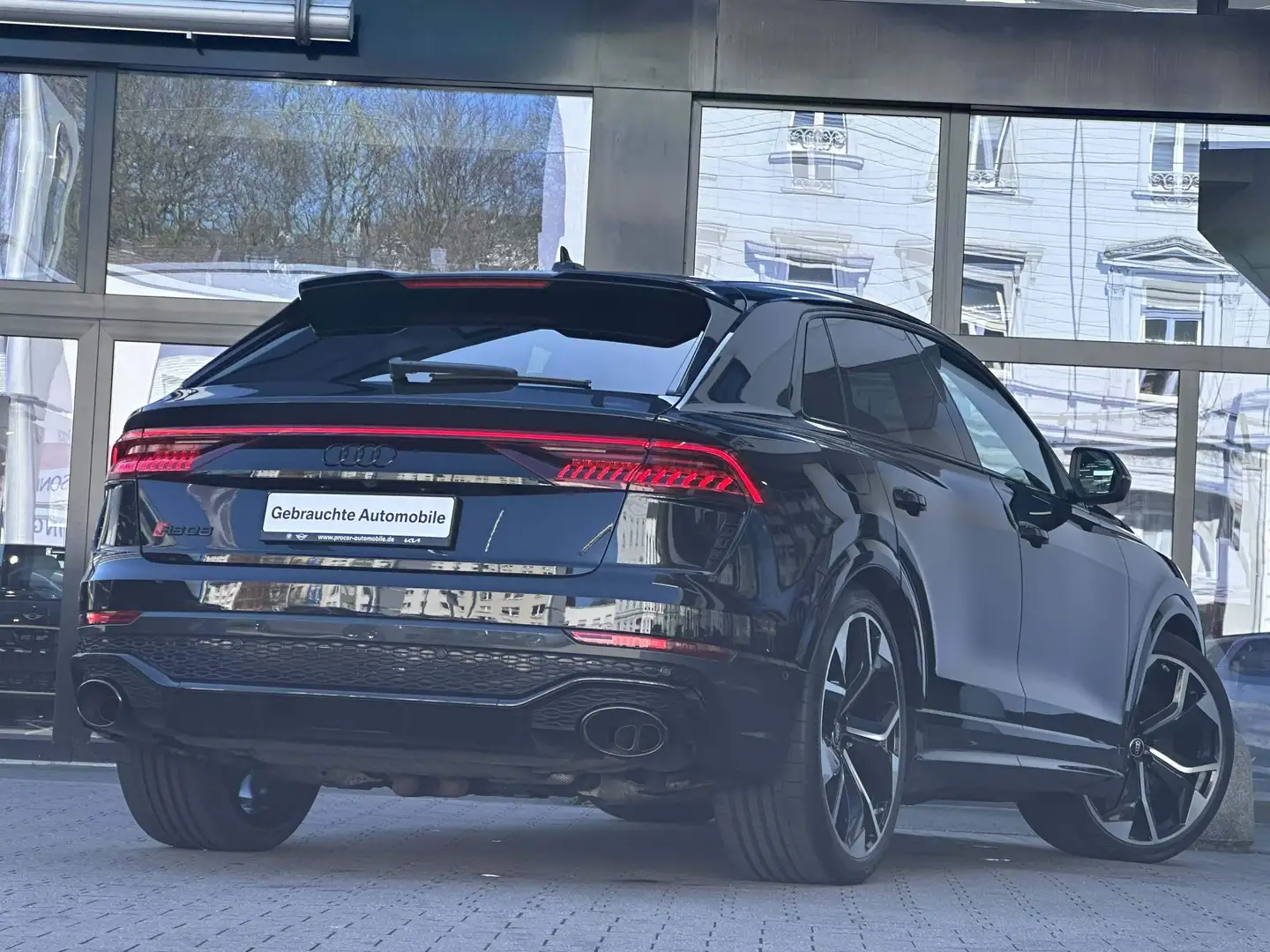 Audi RS Q8 Quattro 4.0 TFSI quattro Matrix HuD Pano Schwarz - 2