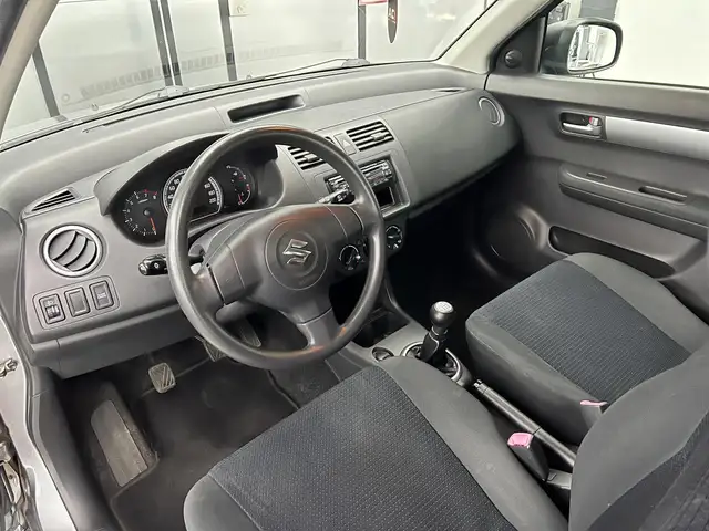 Suzuki Swift view 11