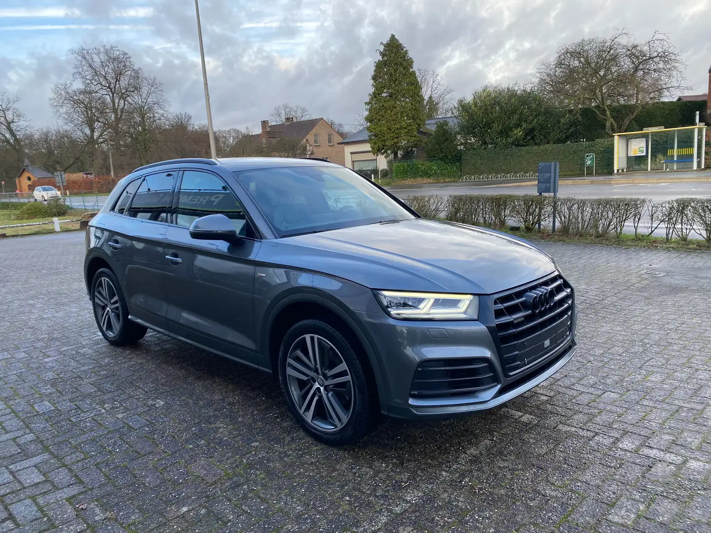 Audi Q5 40 TDi Quattro S-Line Grijs - 2