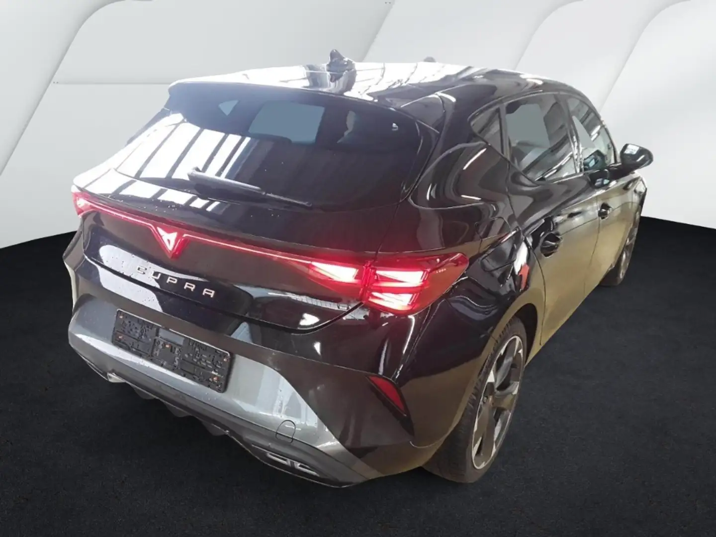 CUPRA Leon 1.5 eTSI DSG NAVI KAMERA PDC SITZHZG LED Schwarz - 2
