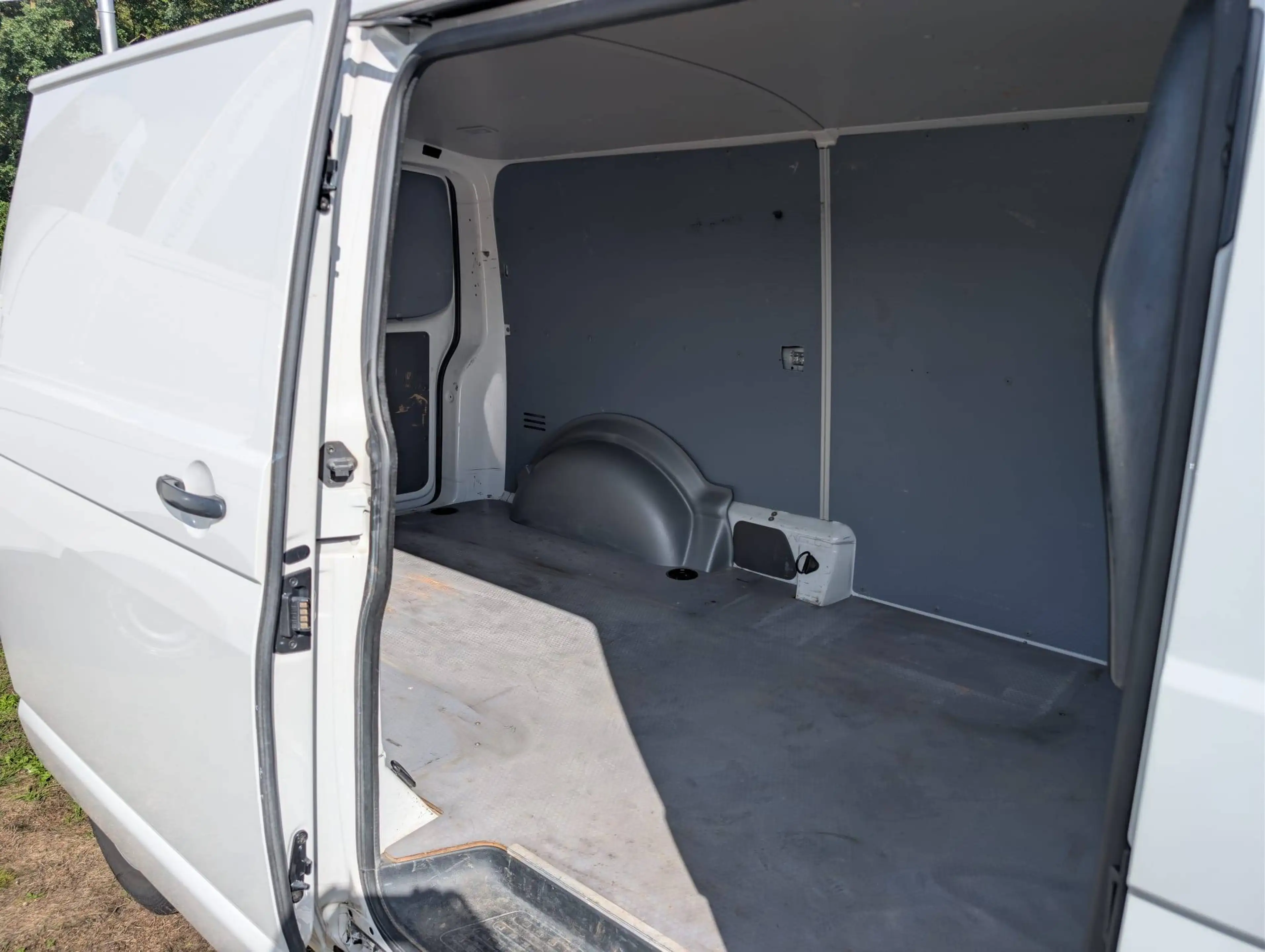 Volkswagen T6.1 Transporter FWD / 150 PS / langer Radstand 3.400 — photo 10
