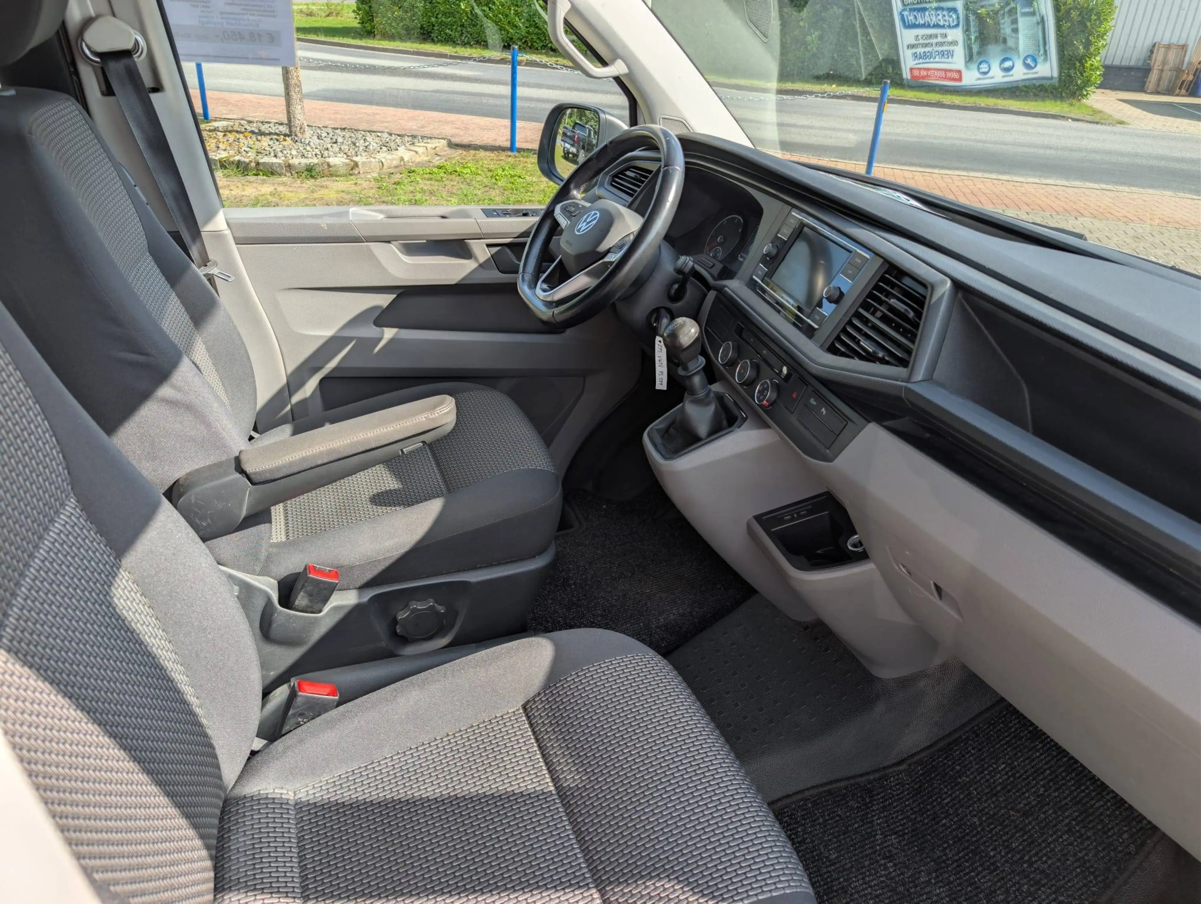 Volkswagen T6.1 Transporter FWD / 150 PS / langer Radstand 3.400 — photo 2