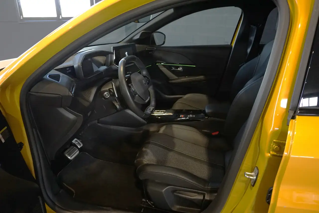Peugeot 208 208 1.2 puretech GT Line EAT8 9