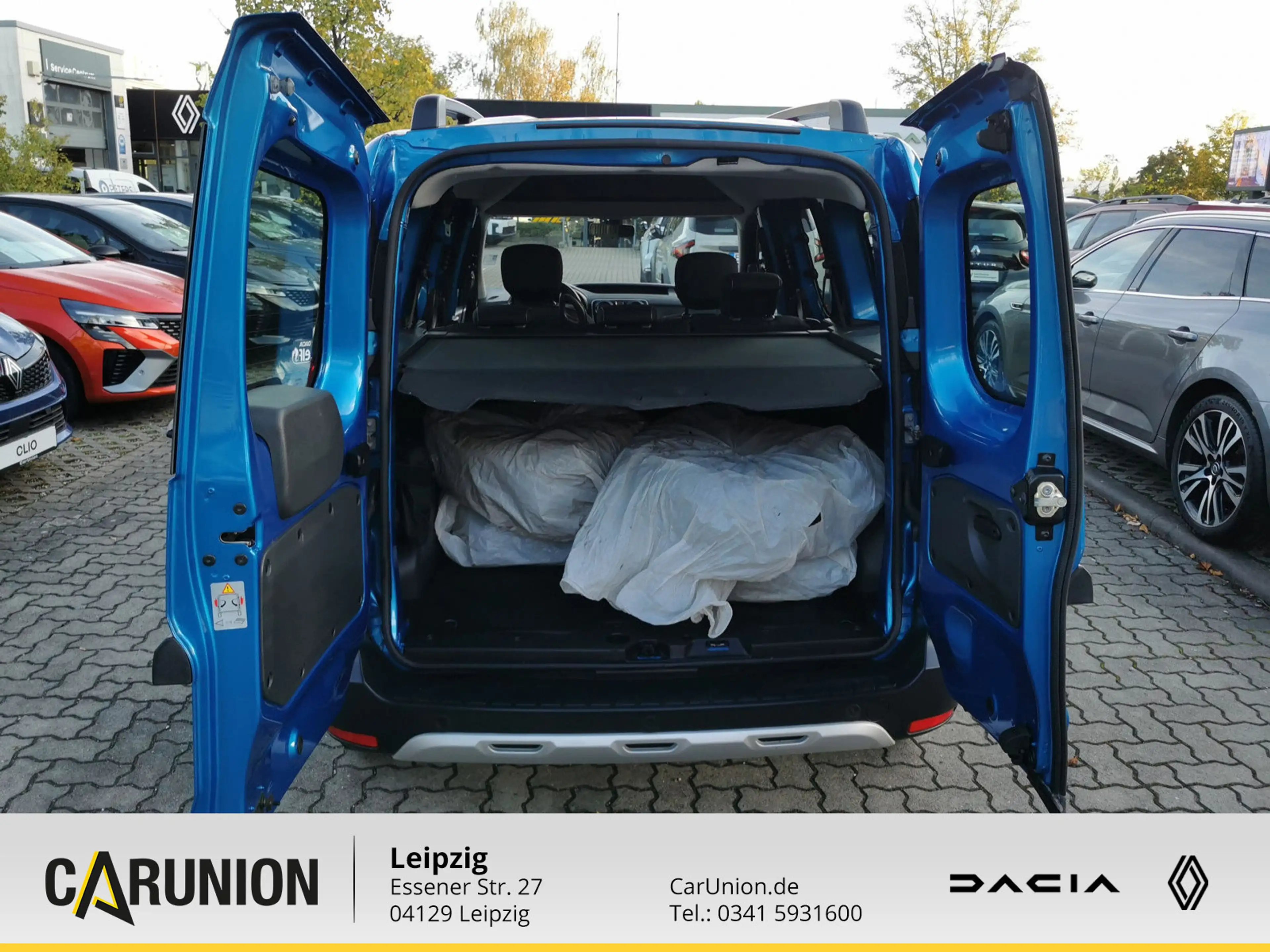 Dacia Dokker Stepway Celebration SCe 100 SUV Style — photo 11