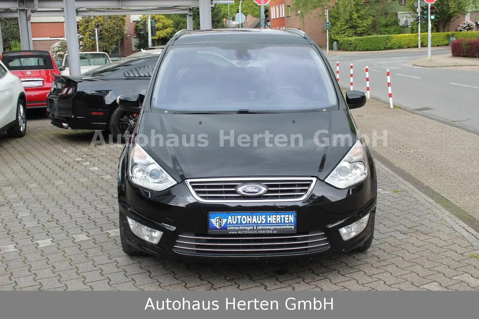 Ford Galaxy 2.0 TDCI Titanium*AUTOMATIK*7-SITZER*PANO Schwarz - 2
