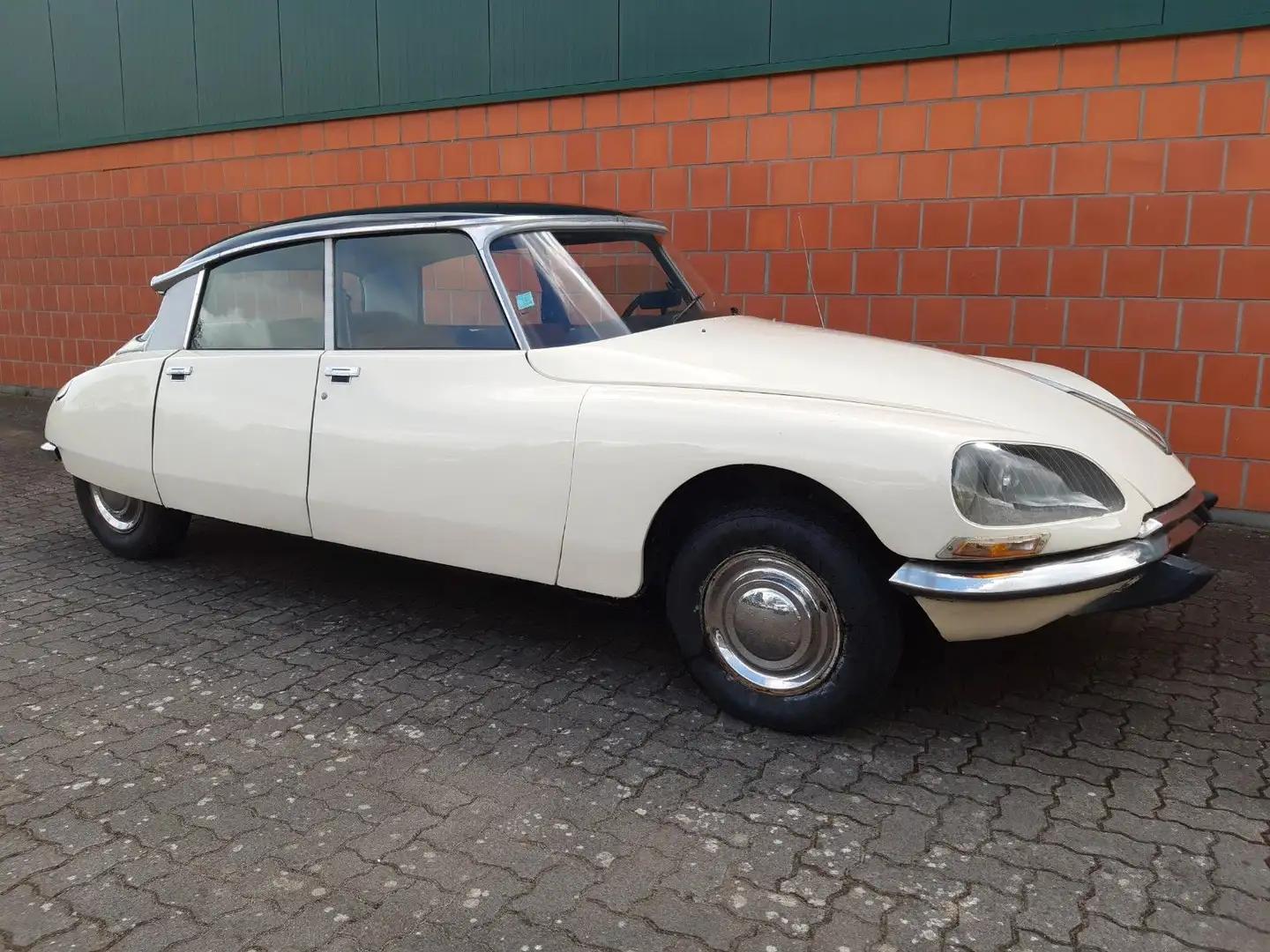 Citroen DS 20 Beige - 1