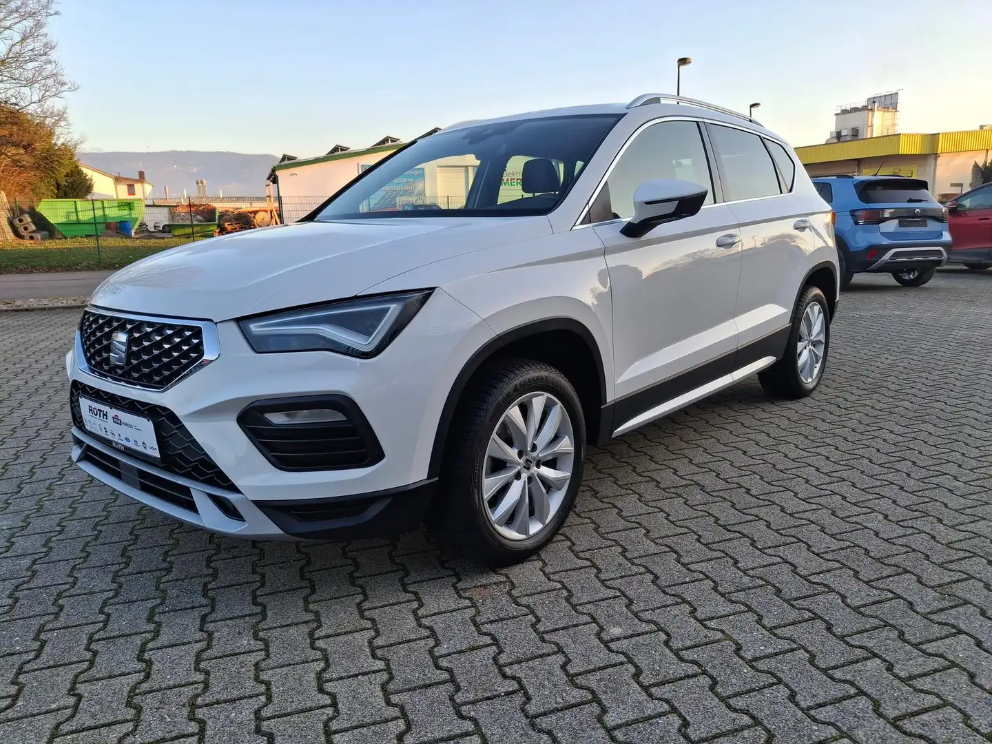 SEAT Ateca 1.5 TSI DSG Xperience Navi*LED*Kamera*ACC Weiß - 2