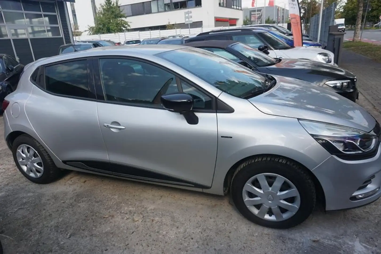 Renault Clio Limited Silber - 2