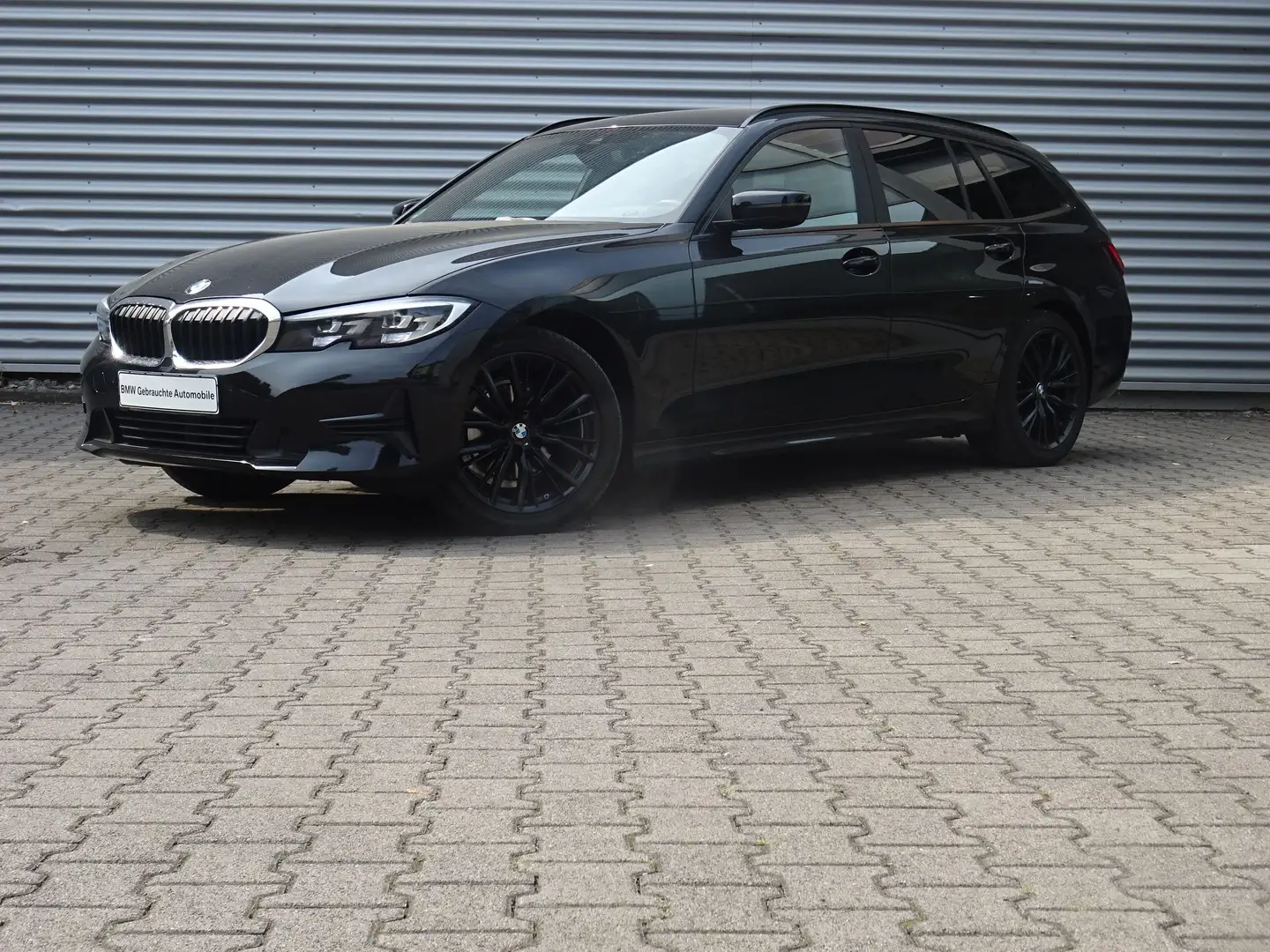 BMW 318 i Tour. Advantage LivePro CarPlay LM SH PDC Schwarz - 2