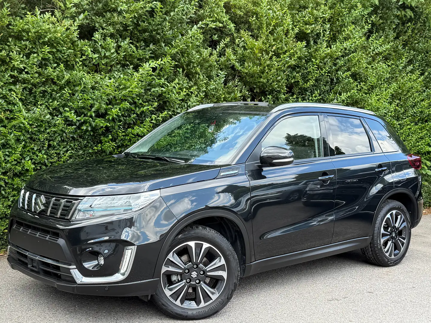 Suzuki Vitara Vitara 1.5 Hybrid+BOITE AUTO+NAVI+CAMERA+TOIT OUVR Zwart - 1