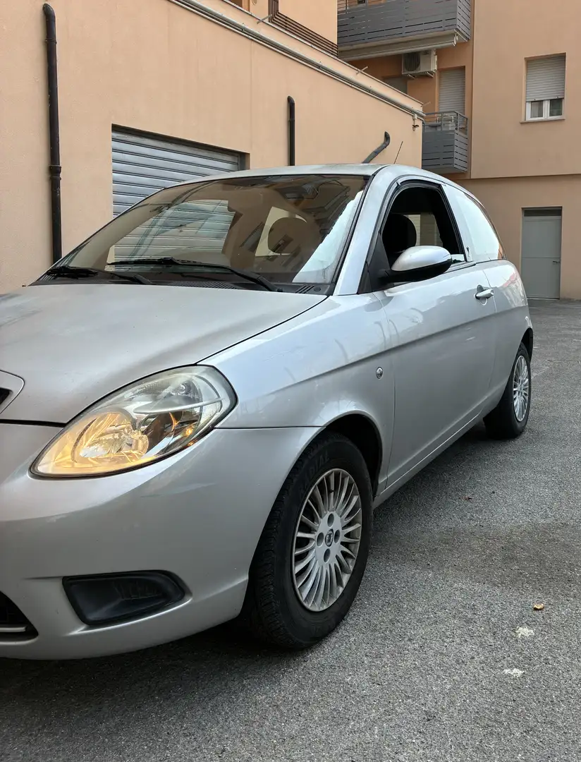Lancia Ypsilon 1.2 8v Argento - 2