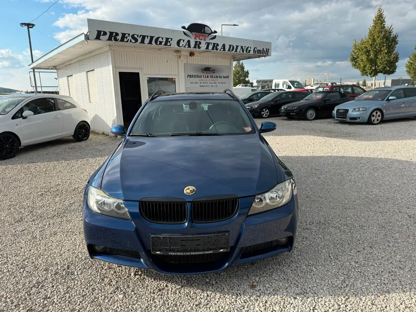 BMW 318 i Touring M-Paket*PANORAMA* Bleu - 2