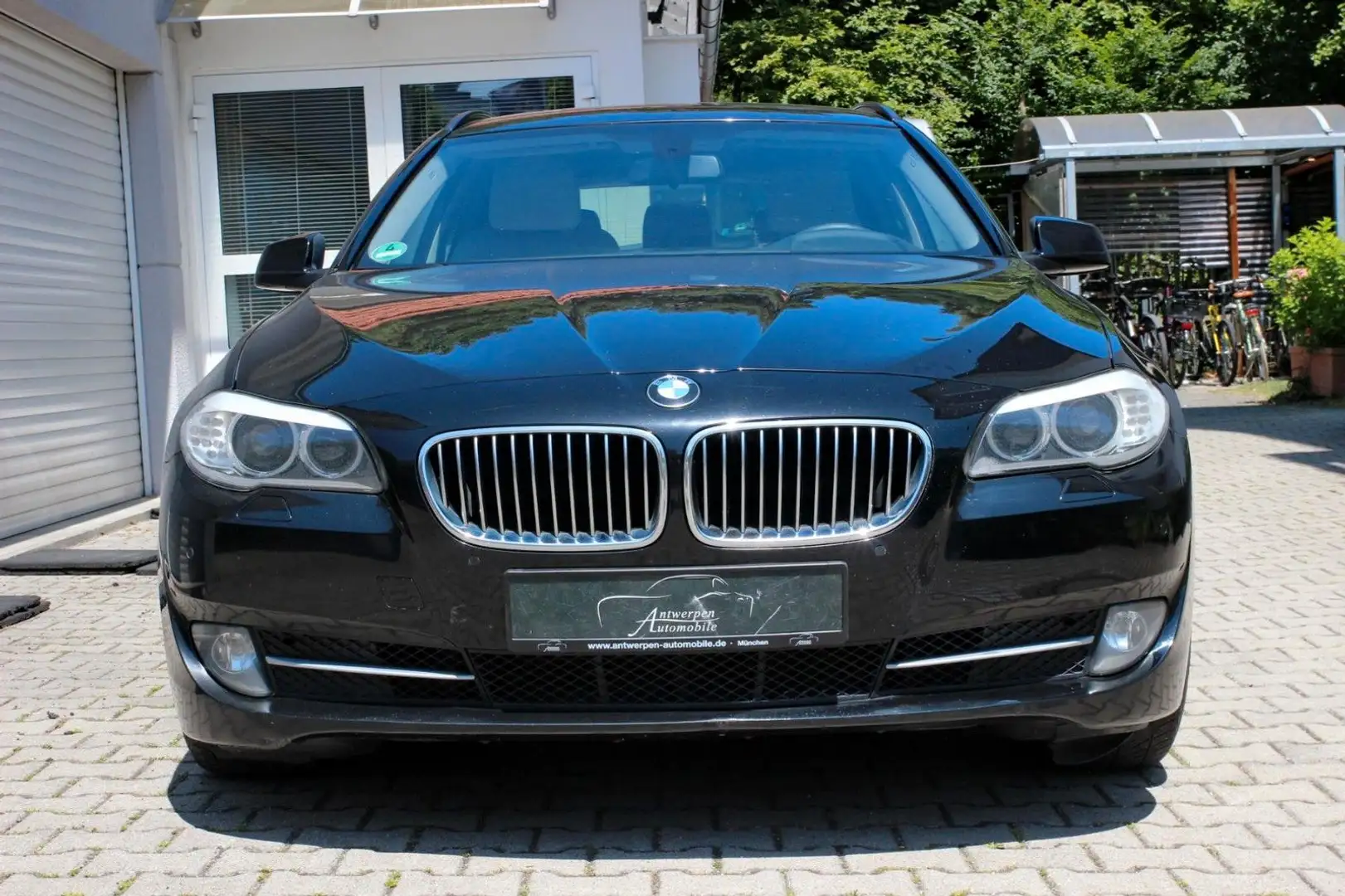 BMW 525 d*Auto*Touring*Navi*Leder*Xenon*AHK*Standhzg* Zwart - 2