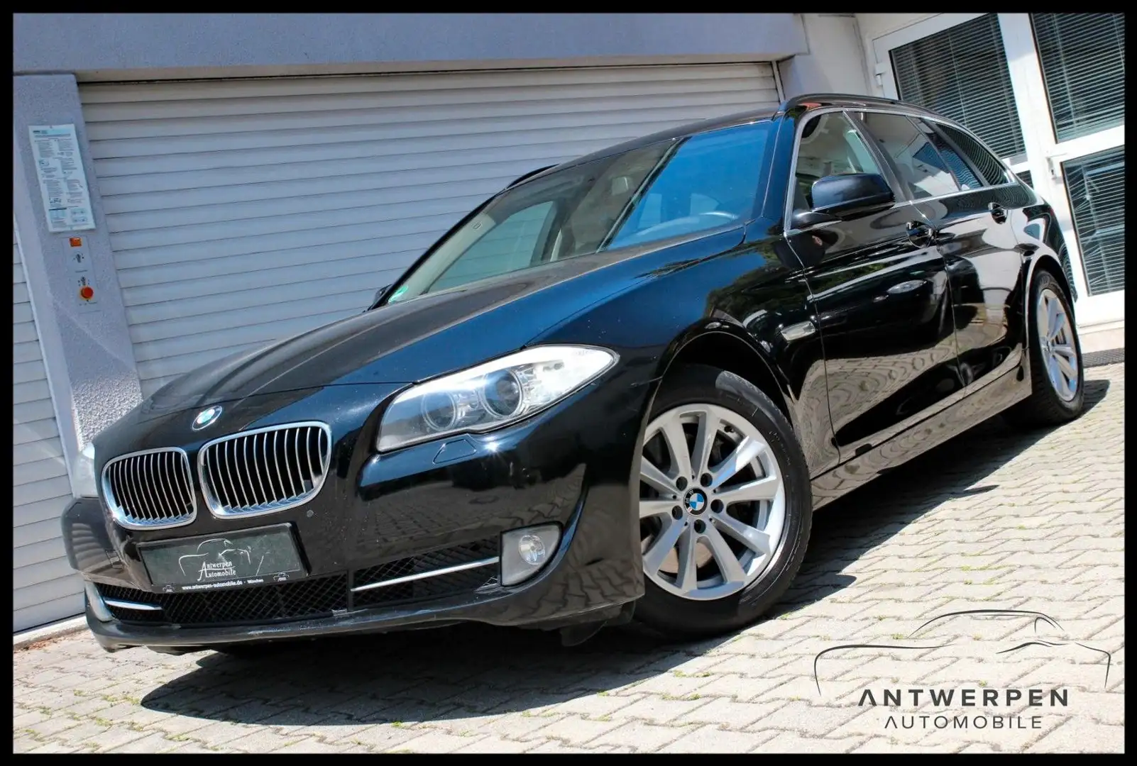 BMW 525 d*Auto*Touring*Navi*Leder*Xenon*AHK*Standhzg* Zwart - 1