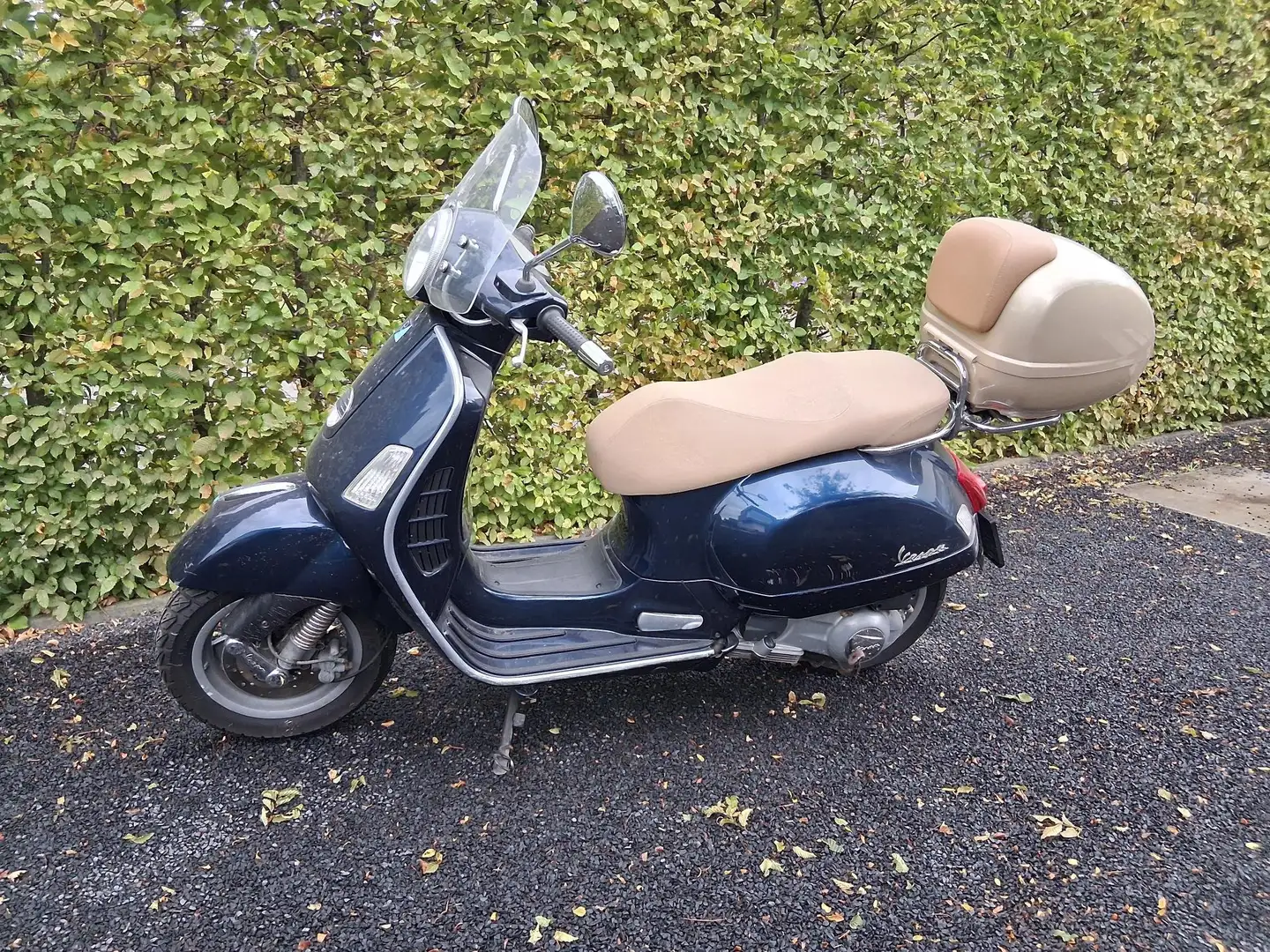 Vespa GTS 125 plava - 1