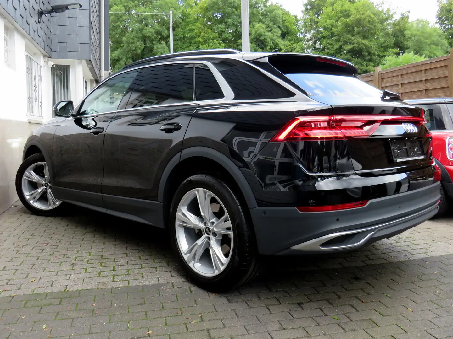 Audi Q8 45 TDI quattro // Pano, Ahk, ACC, Luftfahrwerk Schwarz - 2