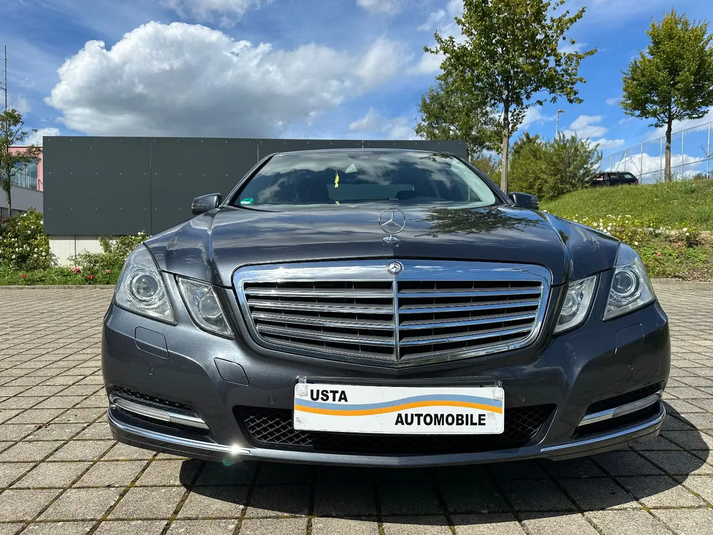 Mercedes-Benz E 200 CGI BE Elegance/Comand/PDC/Top Zustand Grau - 2