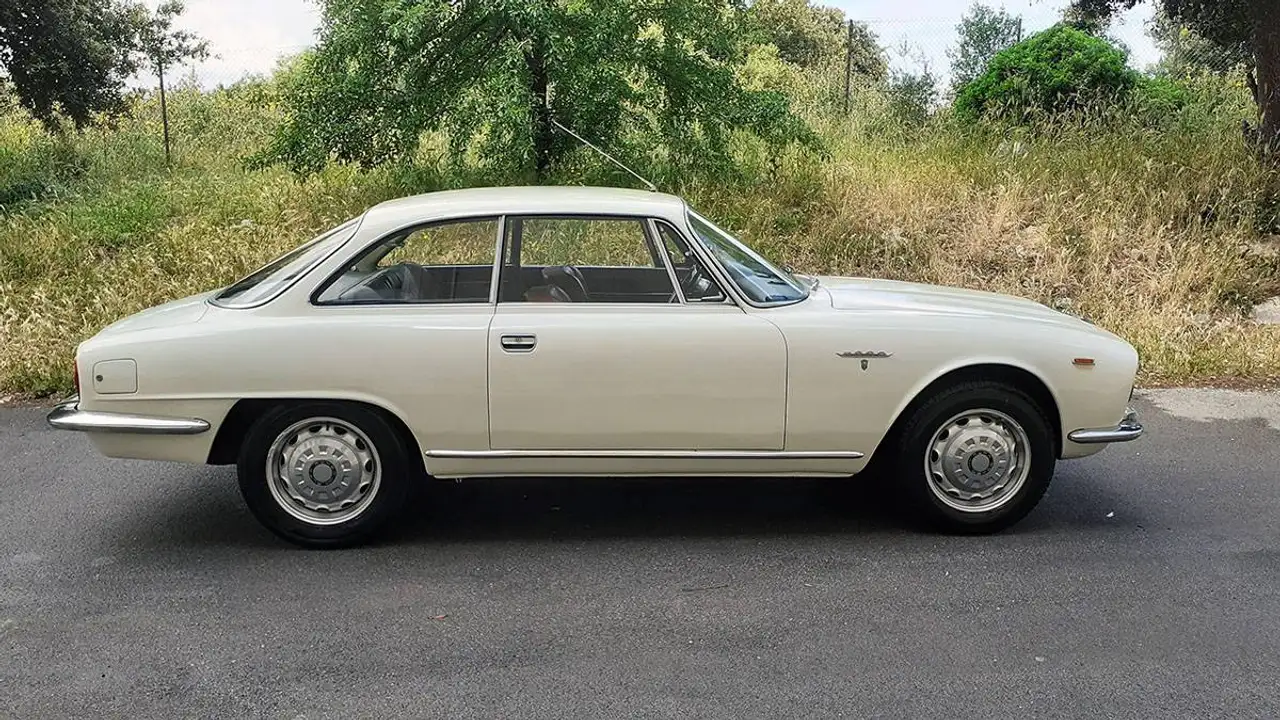 Alfa Romeo 2600 Coupè Sprint Bertone, foto 6