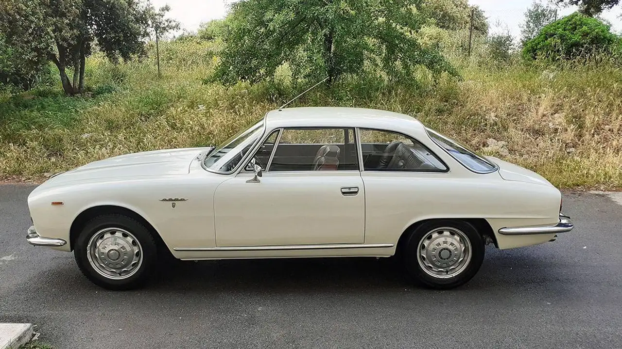 Alfa Romeo 2600 Coupè Sprint Bertone, foto 4