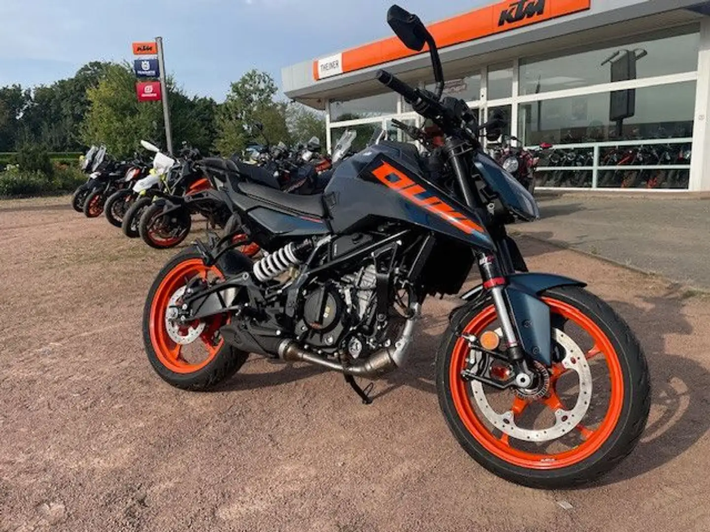 KTM 390 Duke MY25 Bleu - 1