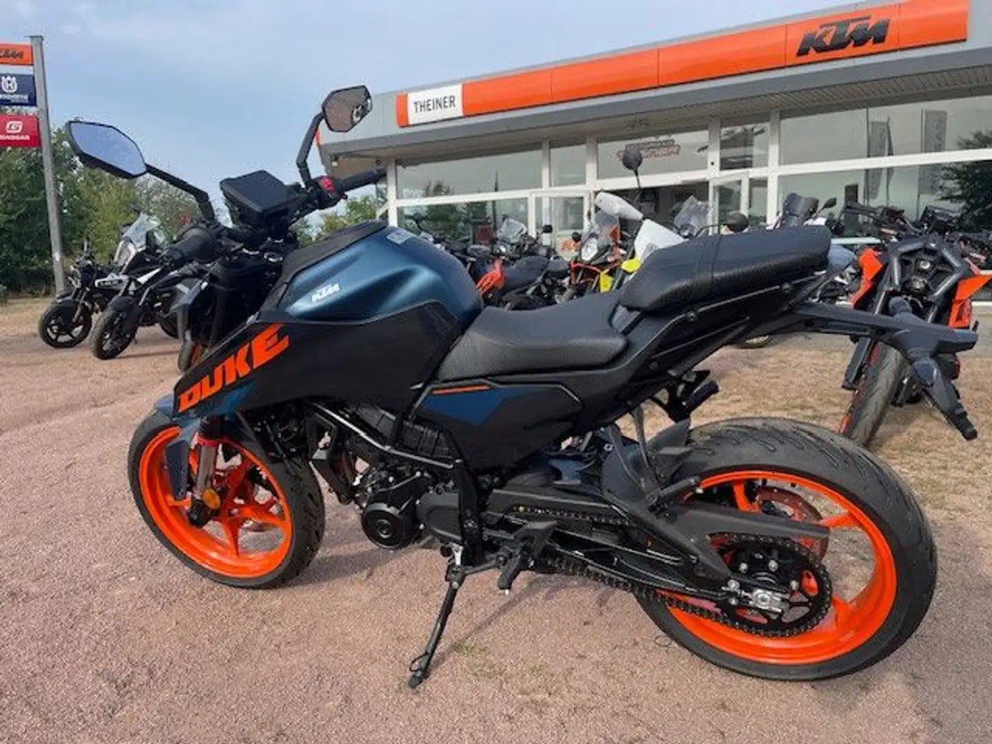 KTM 390 Duke MY25 Bleu - 2