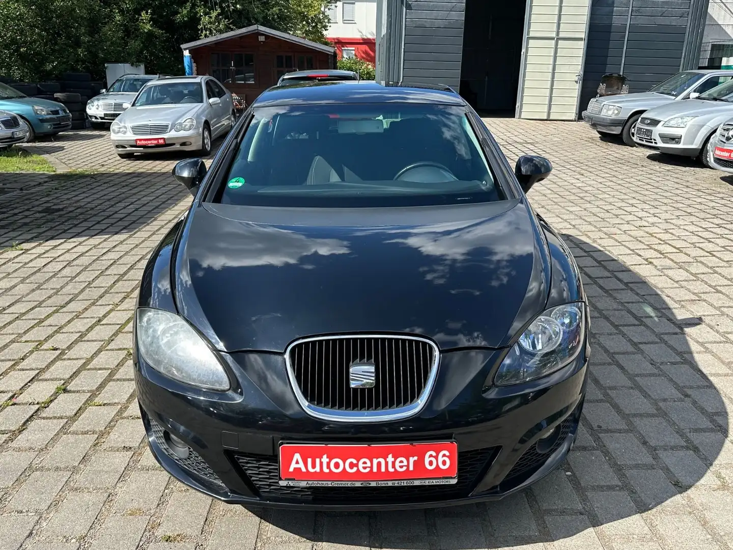 SEAT Leon Style Copa*KLIMAAUT.*PDC*TÜV NEU*TEMPOMAT Schwarz - 2