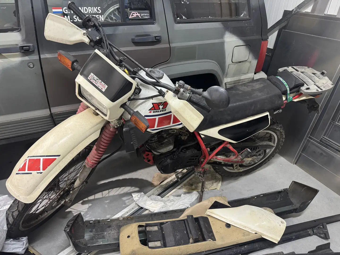 Yamaha XT 350 - 1