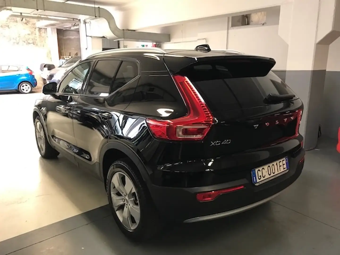 Volvo XC40 XC40 2.0 d3 Momentum / EURO6 Nero - 2