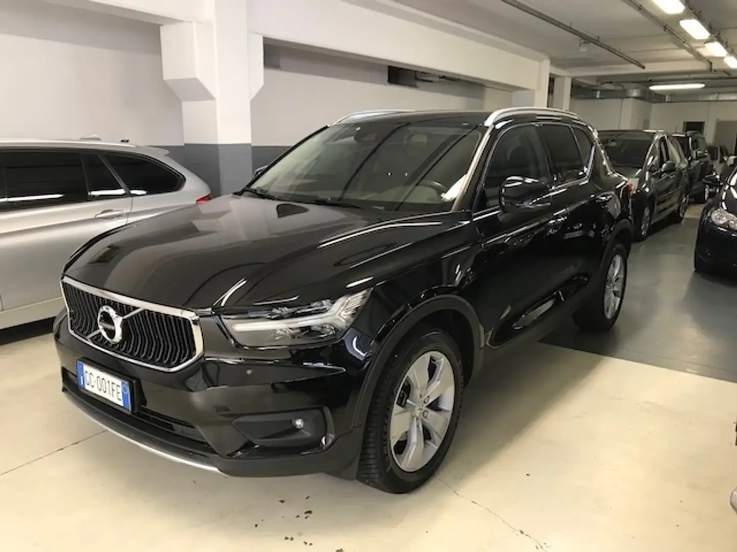 Volvo XC40 XC40 2.0 d3 Momentum / EURO6 Nero - 1