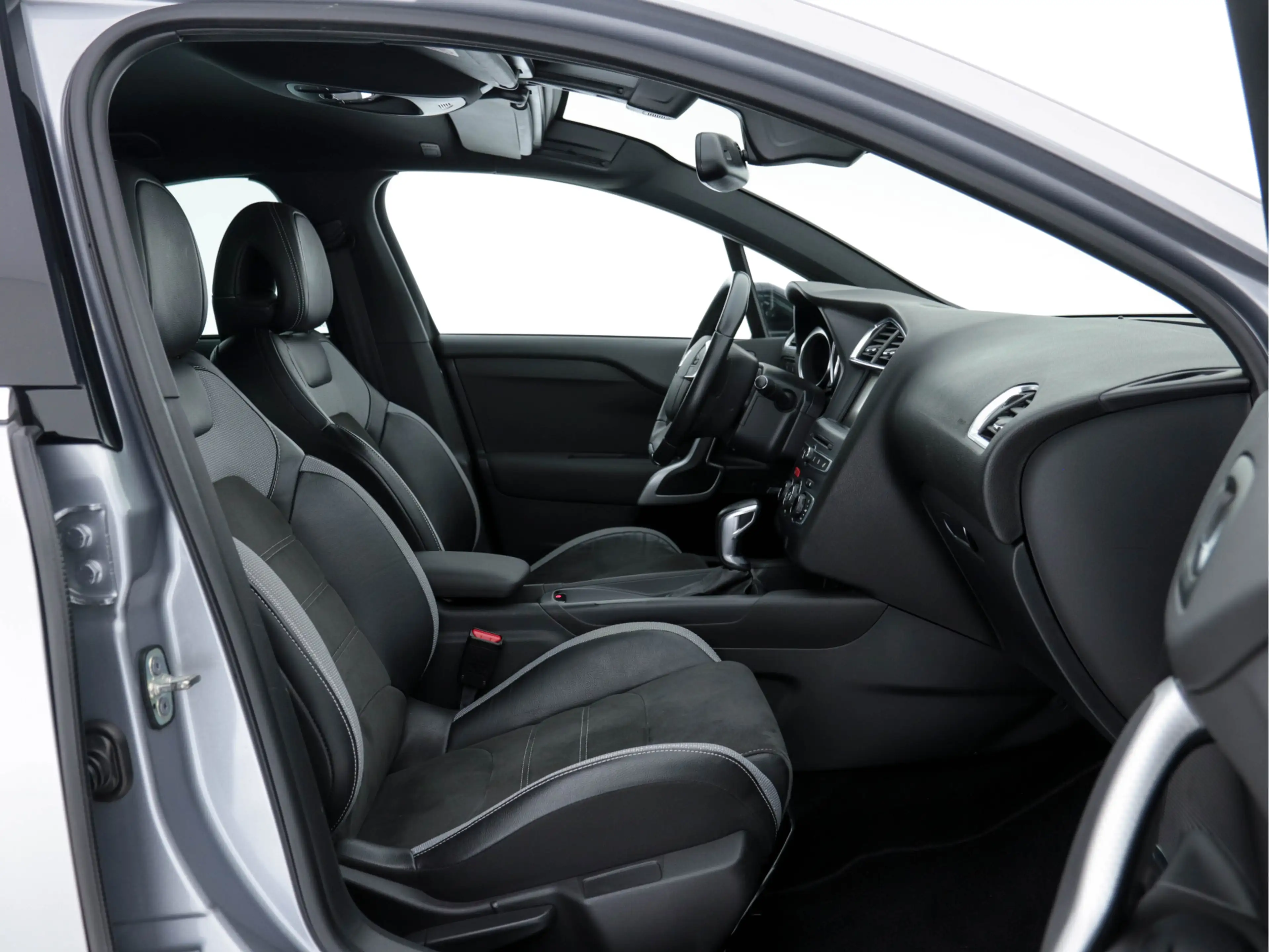 DS Automobiles DS 4 Crossback 1.6 BlueHDi Business-Pack Aut. *NAVI-FULLMAP | FUL — photo 11