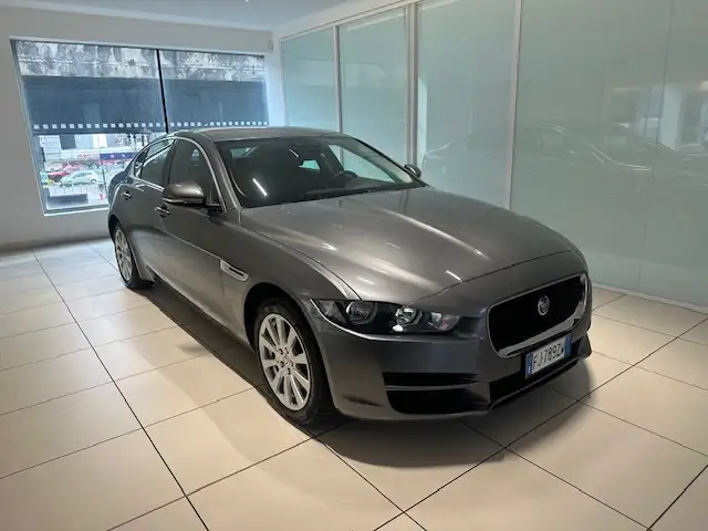 Jaguar XE XE 2.0d Prestige awd 180cv auto