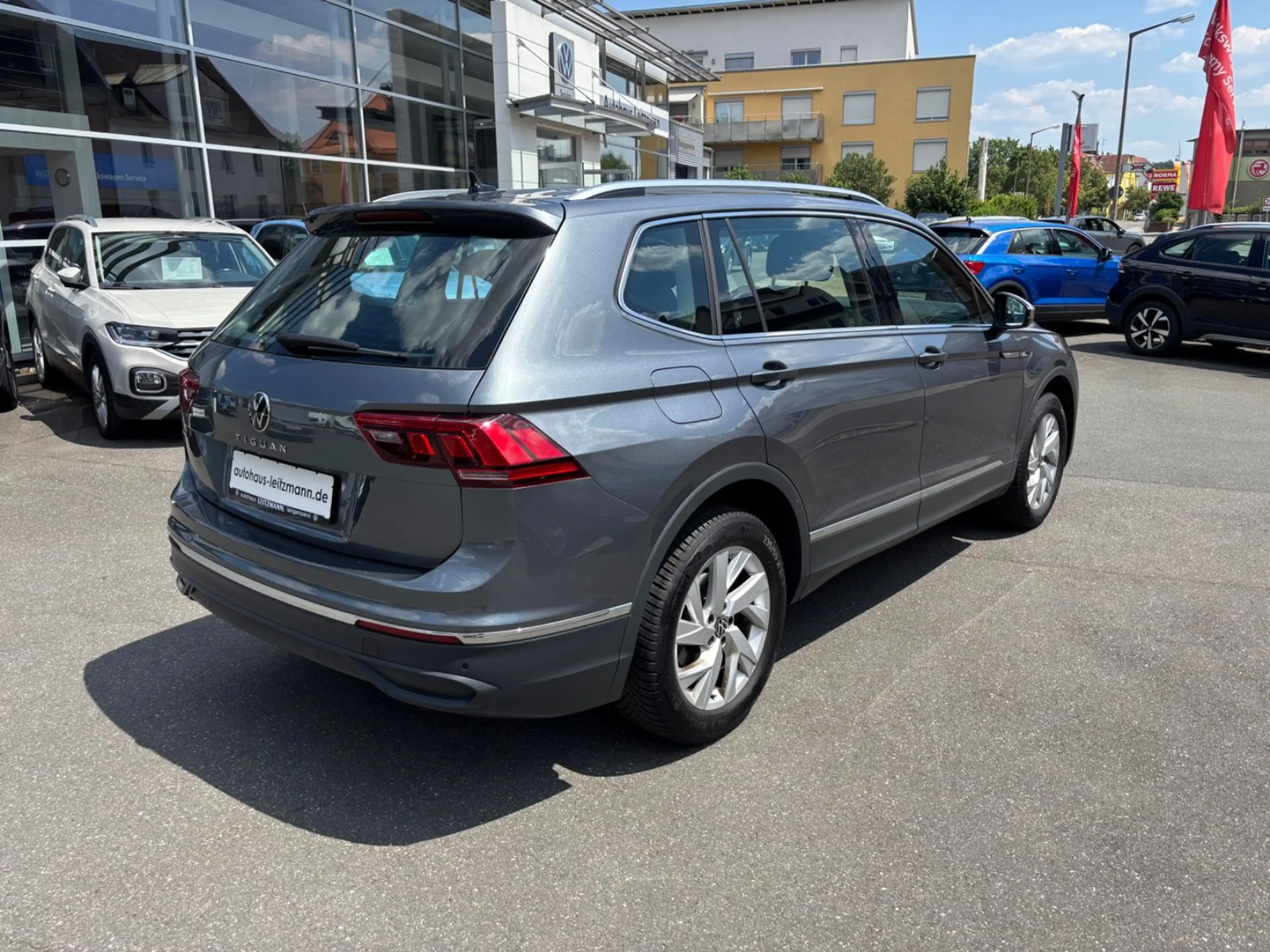 Volkswagen Tiguan Allspace 1.5 TSI DSG Life,7-Sitzer,AHK,Na — photo 3