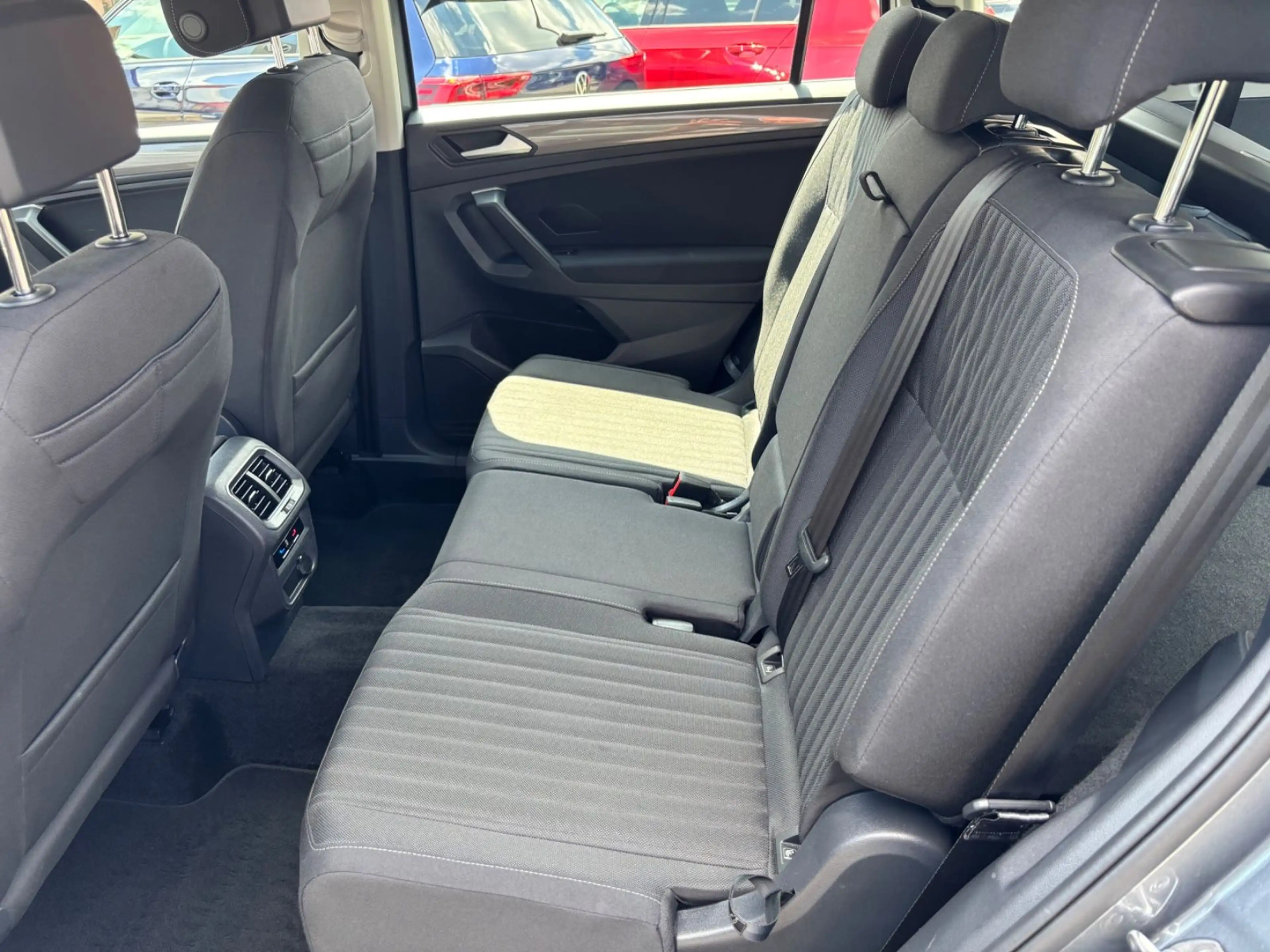 Volkswagen Tiguan Allspace 1.5 TSI DSG Life,7-Sitzer,AHK,Na — photo 10