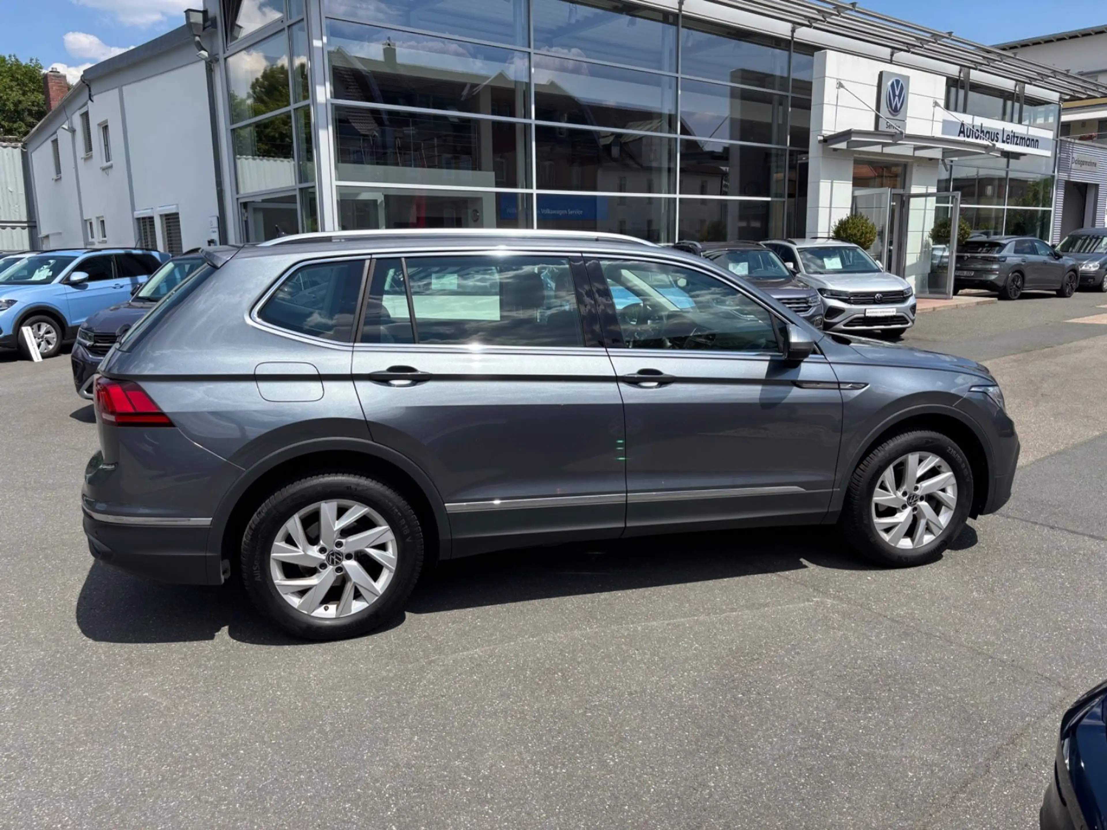 Volkswagen Tiguan Allspace 1.5 TSI DSG Life,7-Sitzer,AHK,Na — photo 2