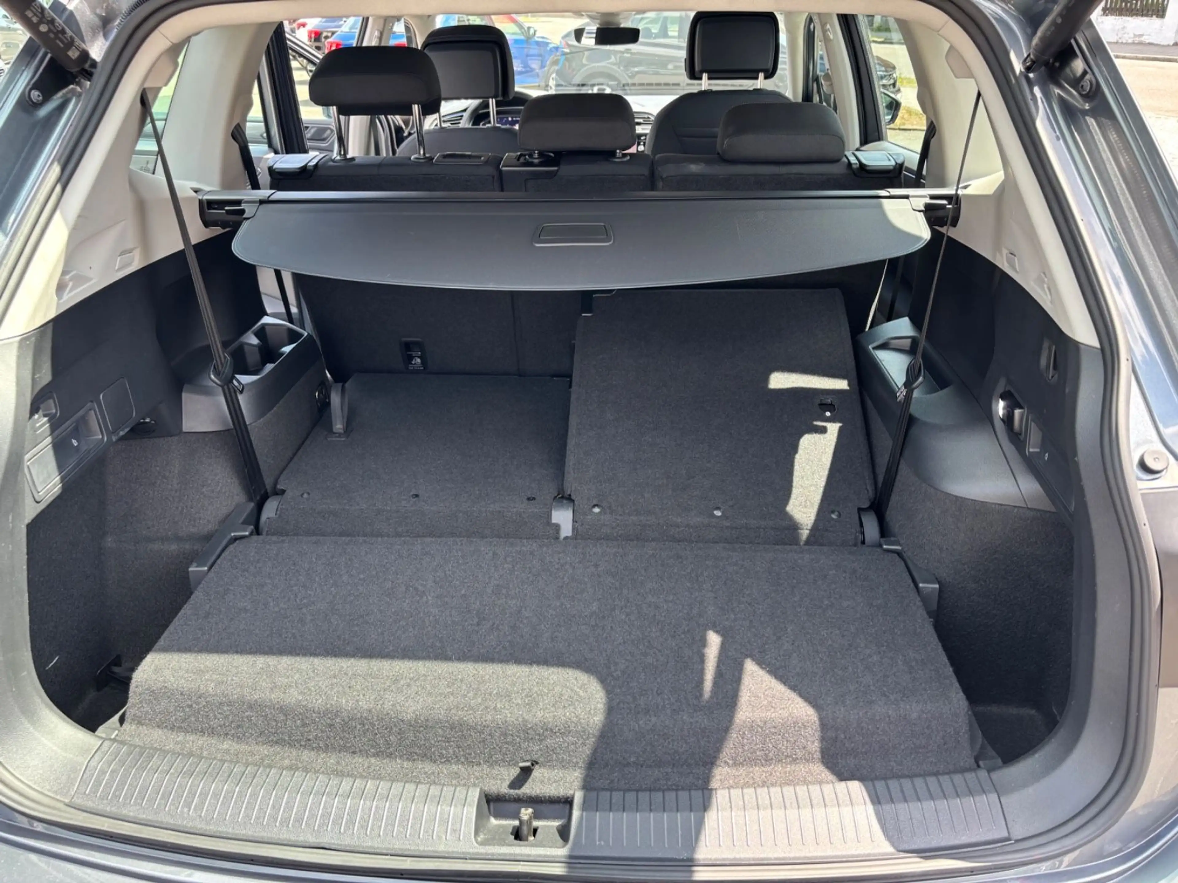 Volkswagen Tiguan Allspace 1.5 TSI DSG Life,7-Sitzer,AHK,Na — photo 11