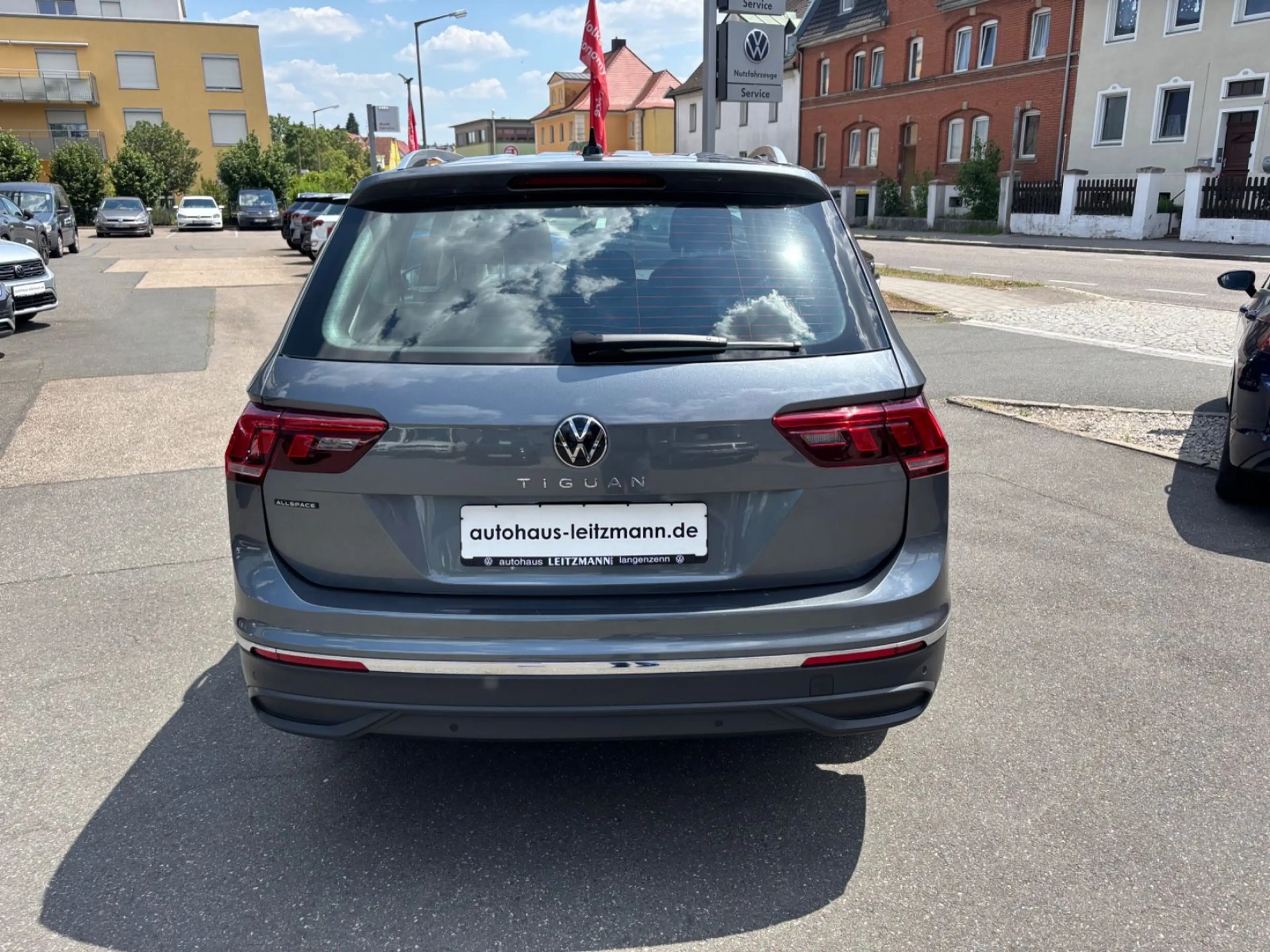 Volkswagen Tiguan Allspace 1.5 TSI DSG Life,7-Sitzer,AHK,Na — photo 4