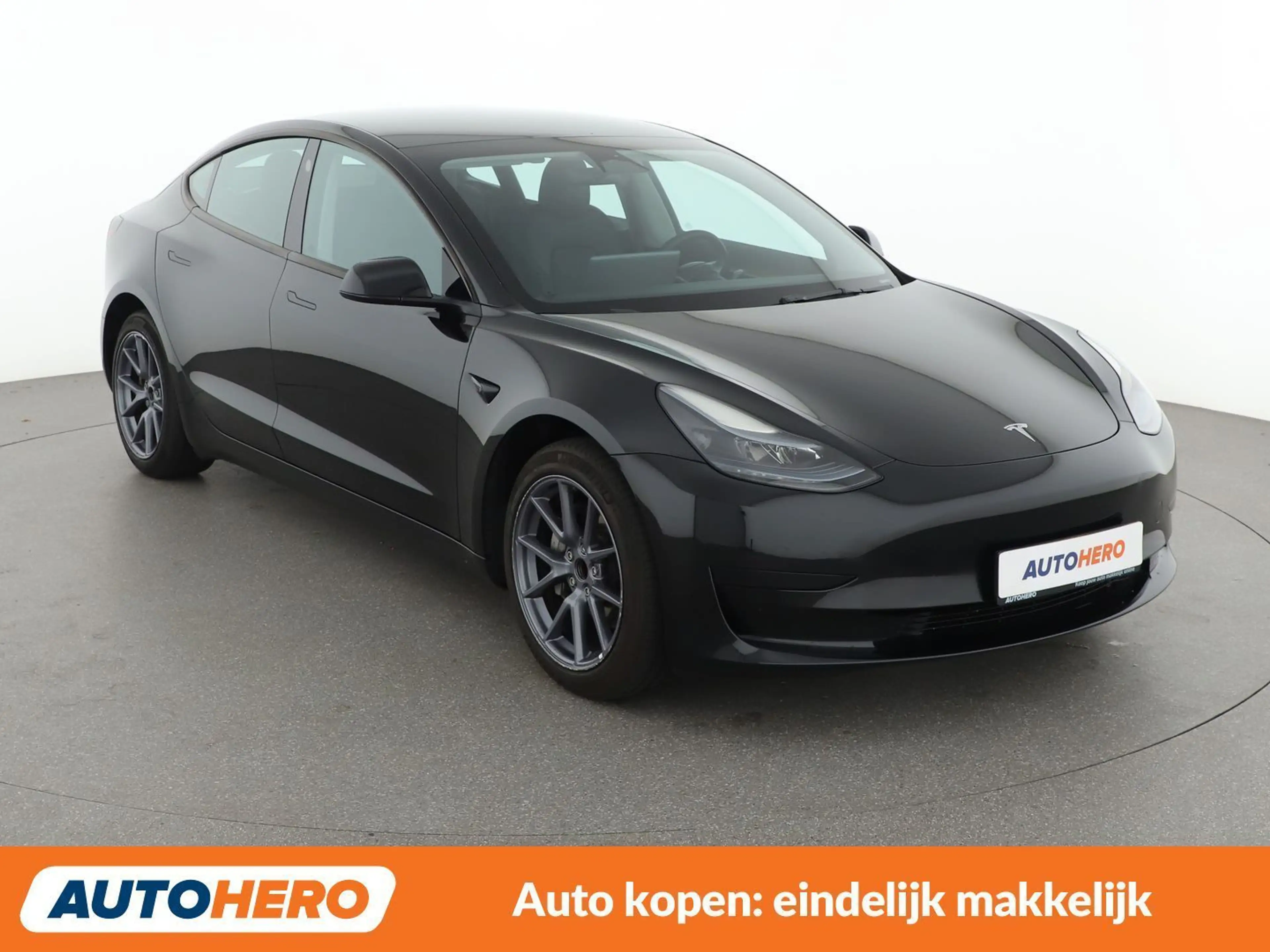 Tesla Model 3 Standard Range — photo 9