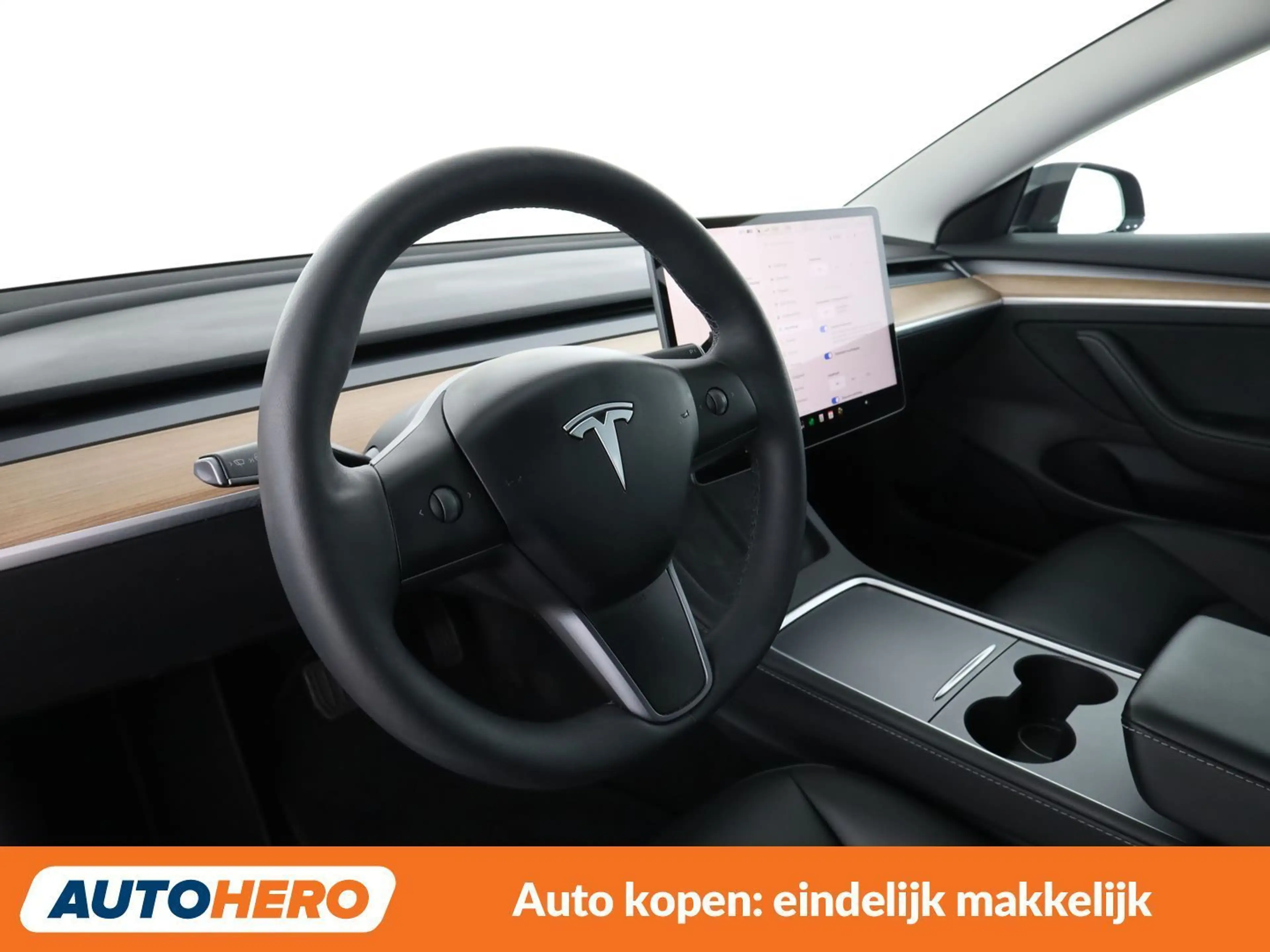 Tesla Model 3 Standard Range — photo 12