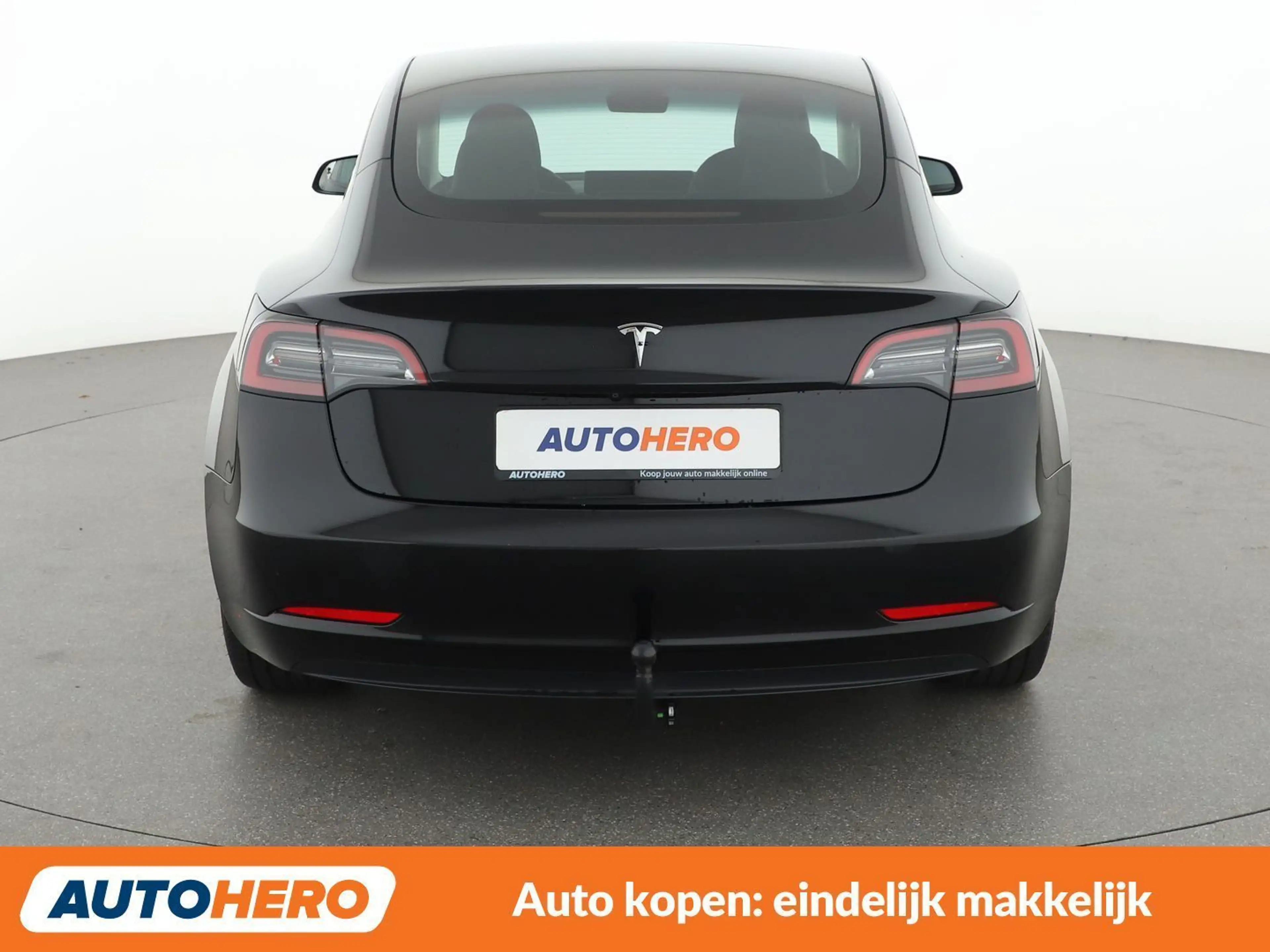 Tesla Model 3 Standard Range — photo 5