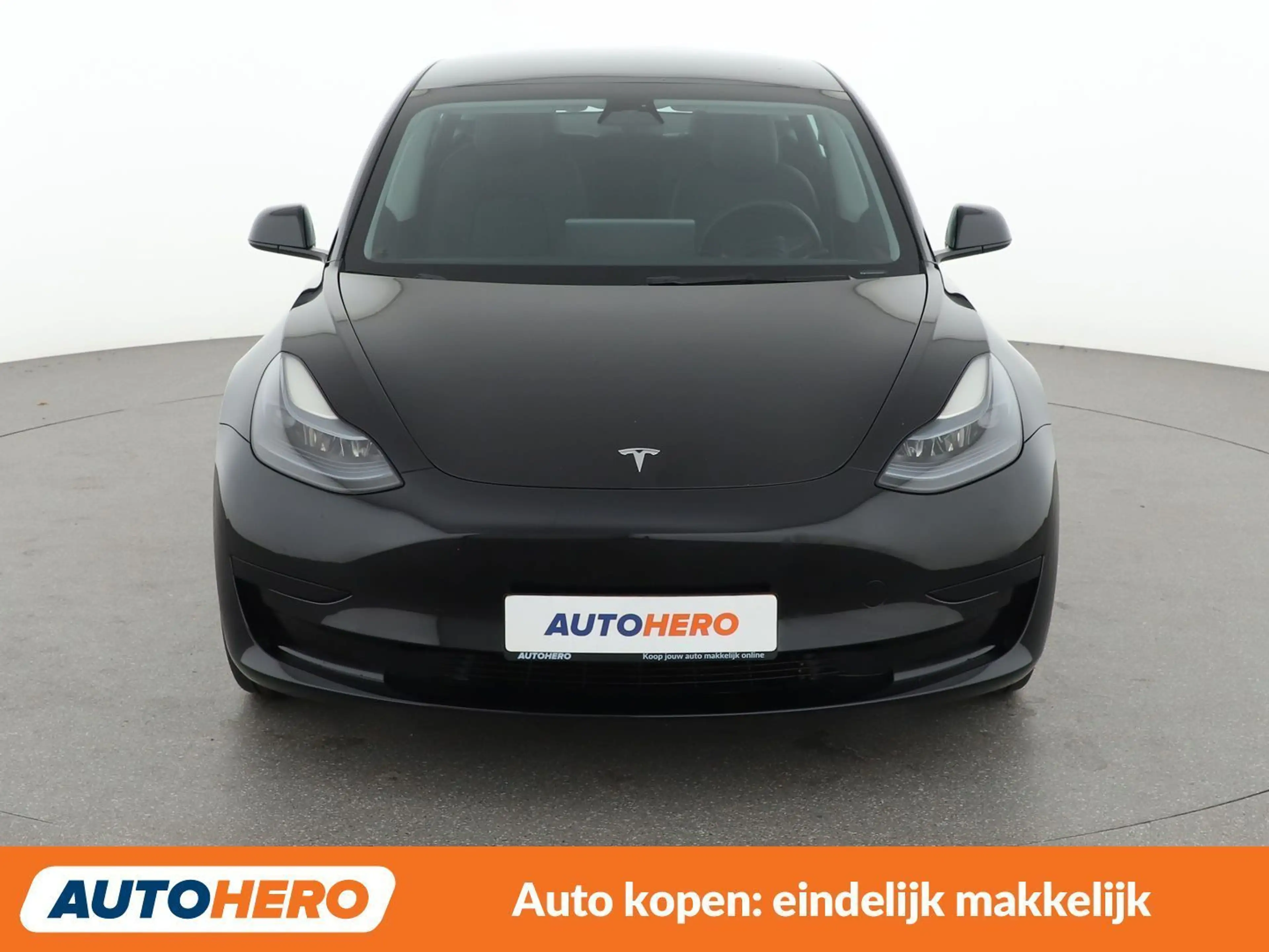Tesla Model 3 Standard Range — photo 10