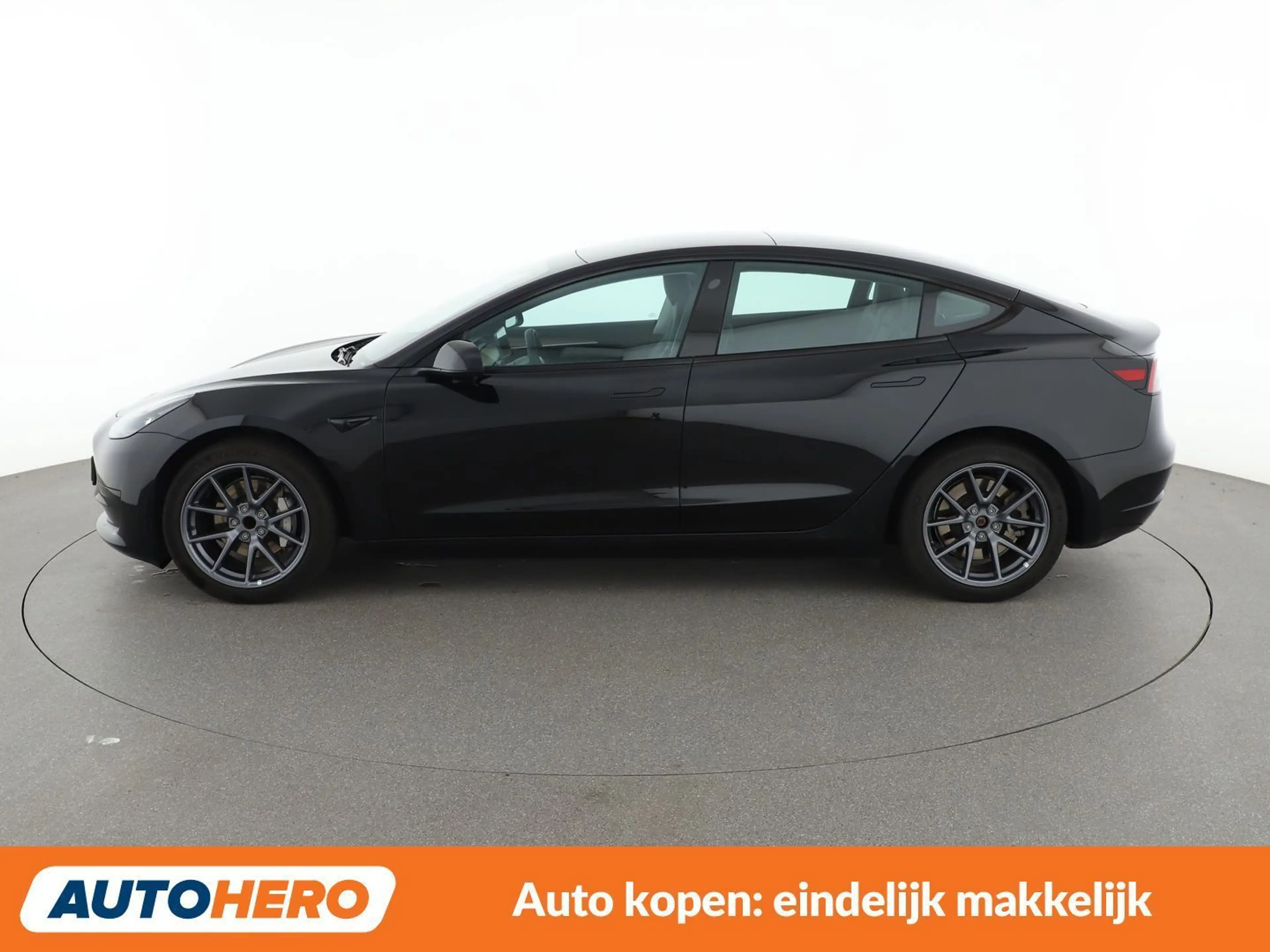 Tesla Model 3 Standard Range — photo 3