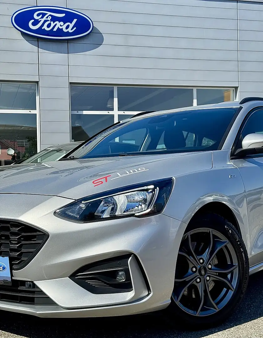 Ford Focus Traveller 1,5 EcoBlue ST-Line Silber - 2