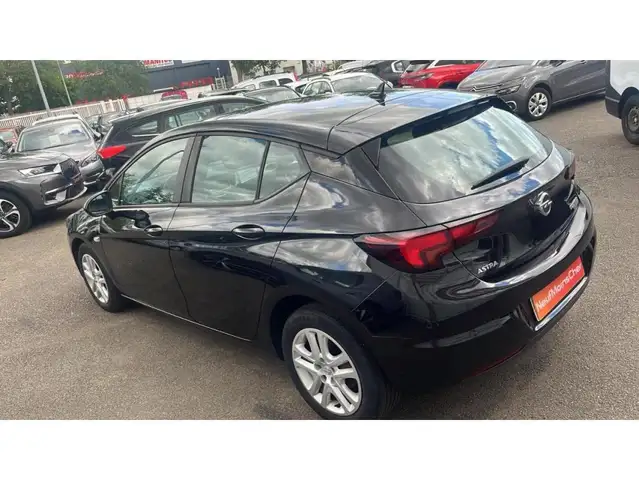 Opel Astra view 7