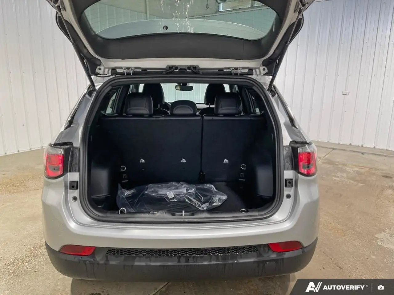 Jeep Compass снимка Jeep Compass