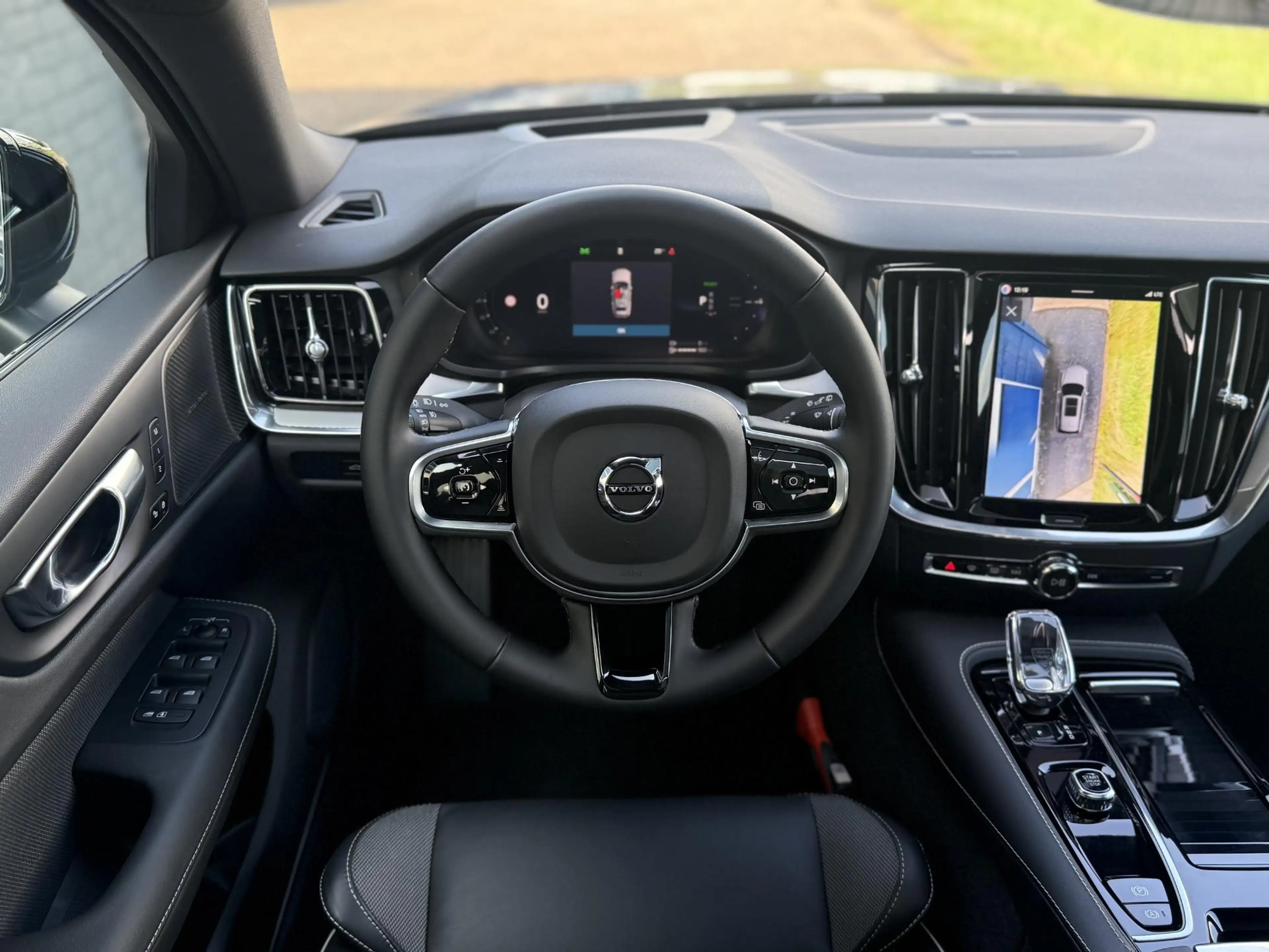 Volvo V60 2.0 T8 Plug-in hybrid AWD Ultra Dark | SOH:100% | — photo 11