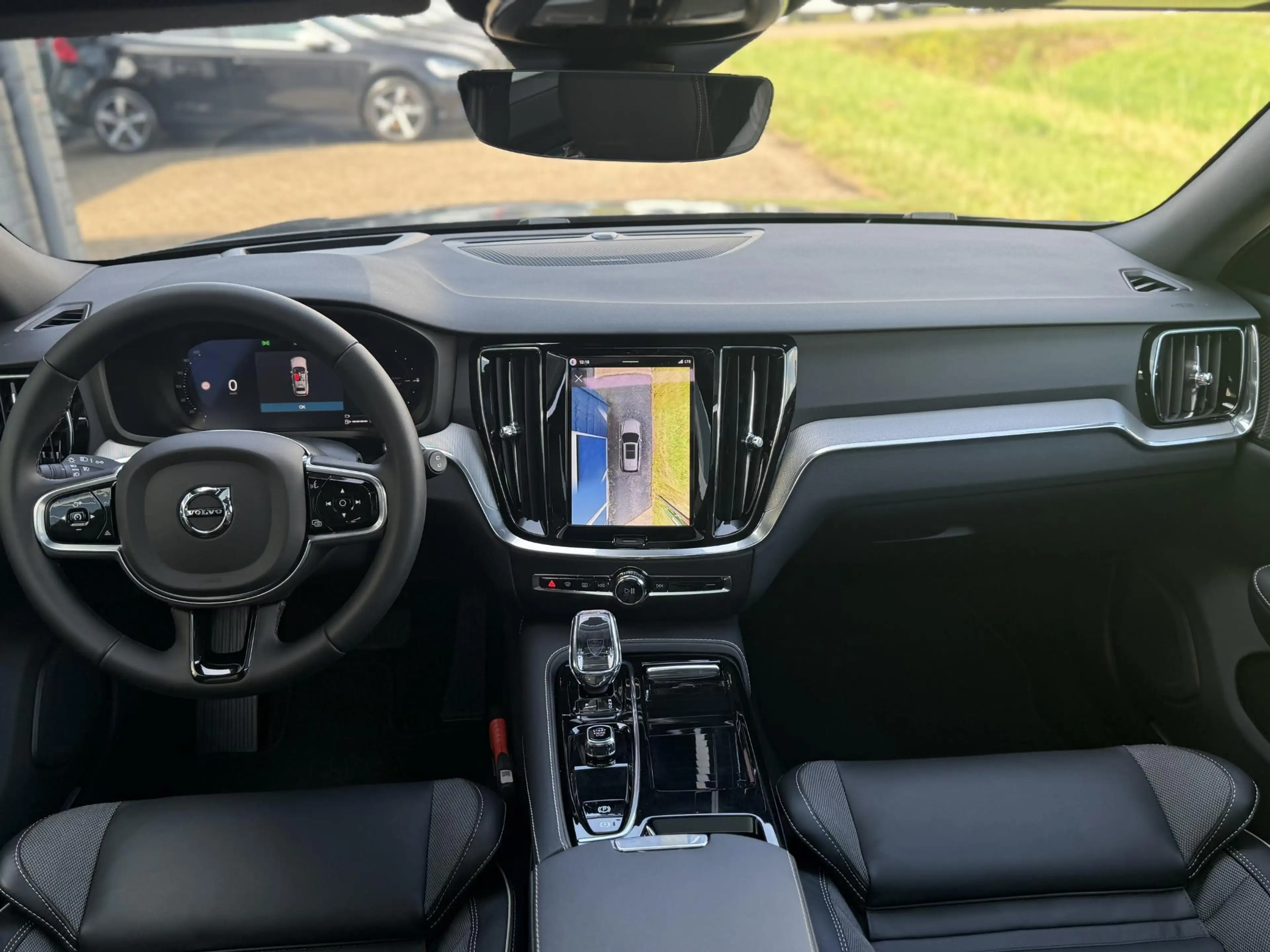 Volvo V60 2.0 T8 Plug-in hybrid AWD Ultra Dark | SOH:100% | — photo 4