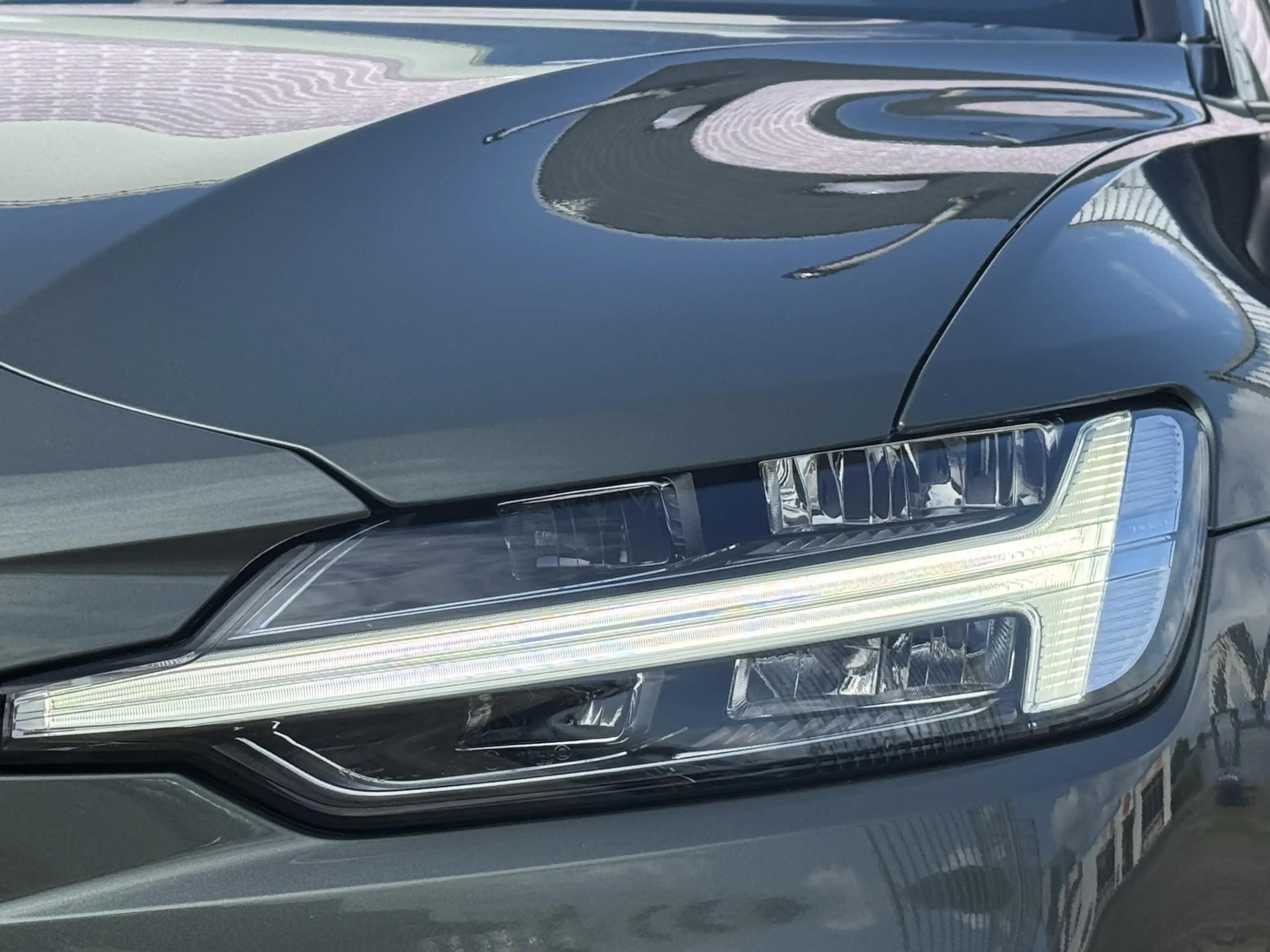 Volvo V60 2.0 T8 Plug-in hybrid AWD Ultra Dark | SOH:100% | — photo 8